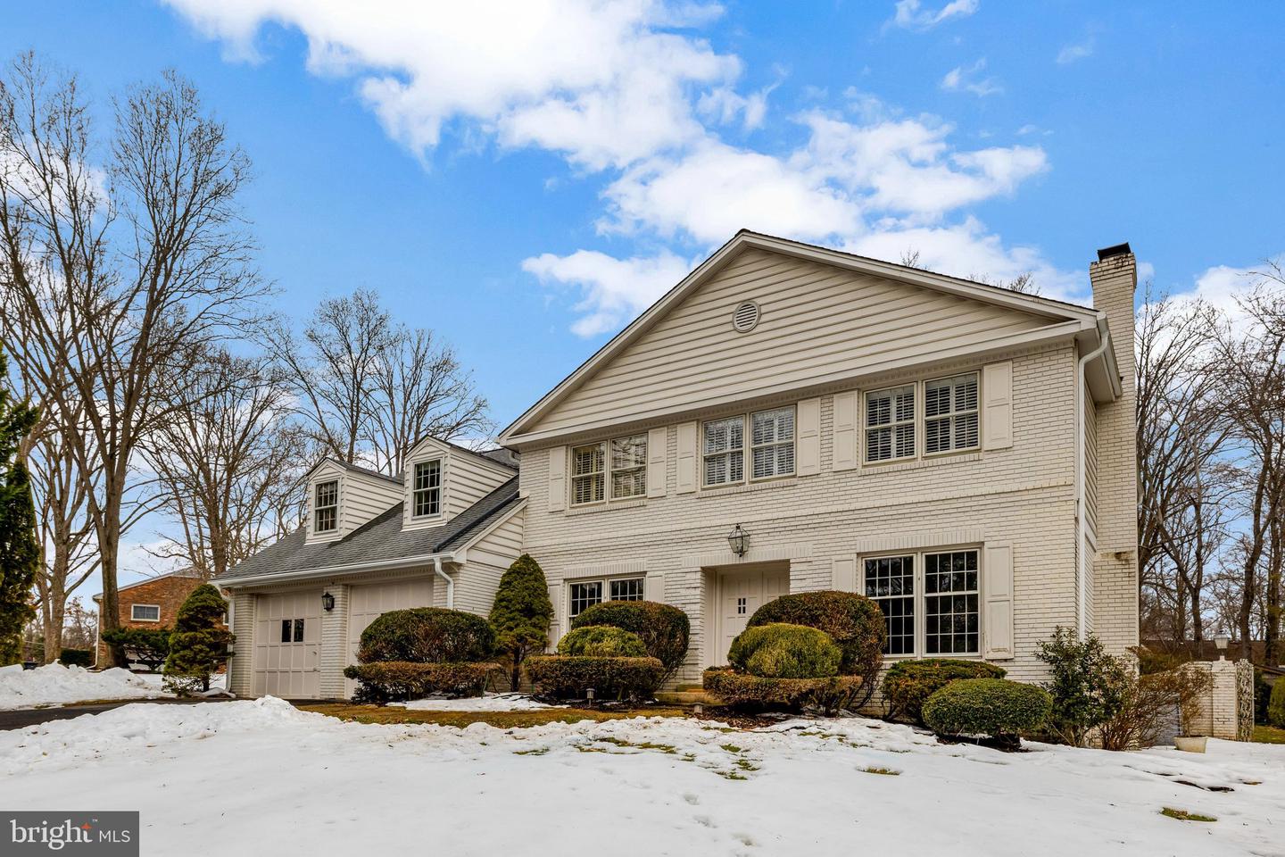 8801 LYNNHURST DR, FAIRFAX, Virginia 22031, 5 Bedrooms Bedrooms, 16 Rooms Rooms,3 BathroomsBathrooms,Residential,For sale,8801 LYNNHURST DR,VAFX2279422 MLS # VAFX2279422