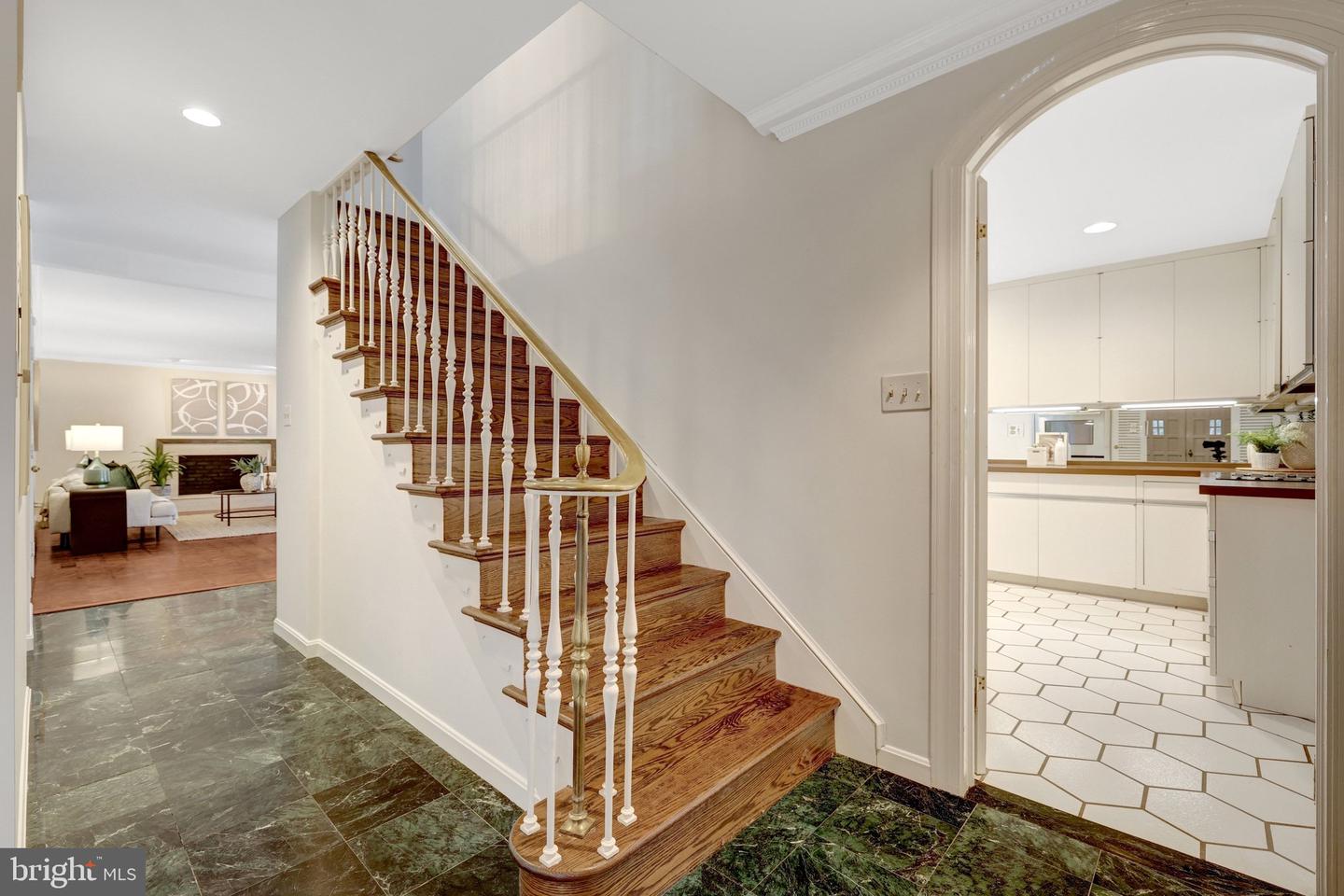 8801 LYNNHURST DR, FAIRFAX, Virginia 22031, 5 Bedrooms Bedrooms, 16 Rooms Rooms,3 BathroomsBathrooms,Residential,For sale,8801 LYNNHURST DR,VAFX2279422 MLS # VAFX2279422