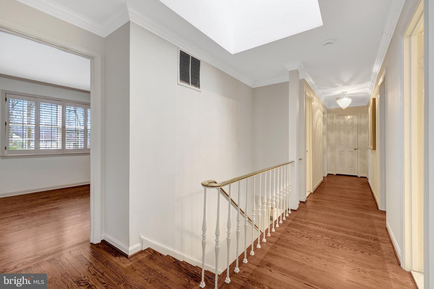 8801 LYNNHURST DR, FAIRFAX, Virginia 22031, 5 Bedrooms Bedrooms, 16 Rooms Rooms,3 BathroomsBathrooms,Residential,For sale,8801 LYNNHURST DR,VAFX2279422 MLS # VAFX2279422