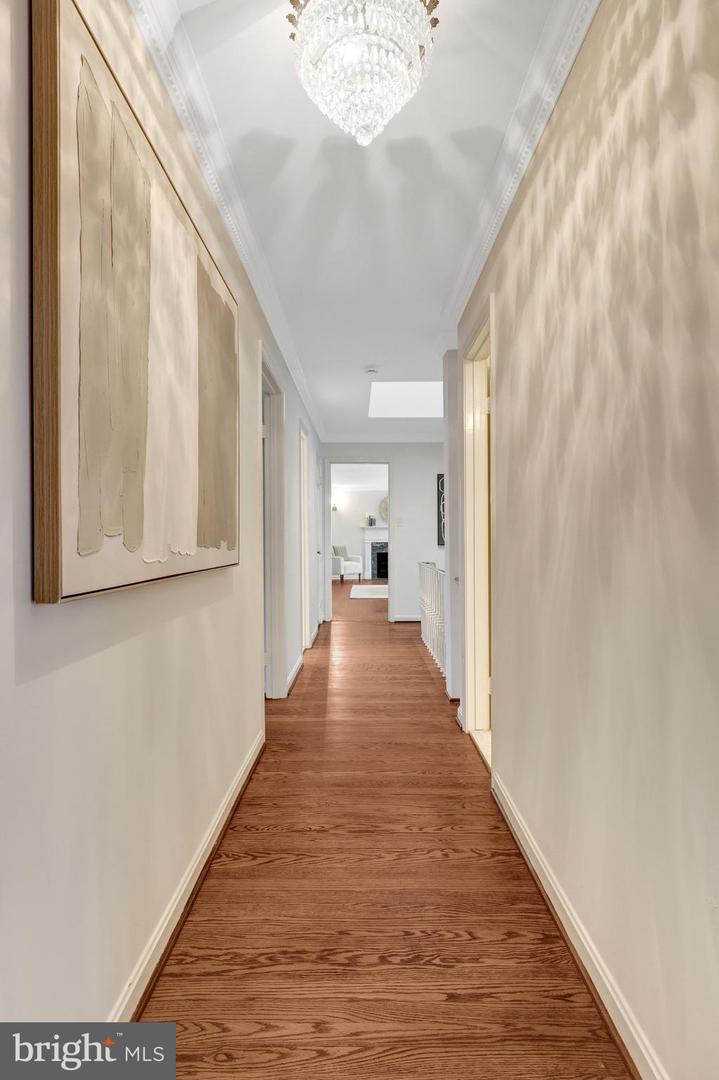 8801 LYNNHURST DR, FAIRFAX, Virginia 22031, 5 Bedrooms Bedrooms, 16 Rooms Rooms,3 BathroomsBathrooms,Residential,For sale,8801 LYNNHURST DR,VAFX2279422 MLS # VAFX2279422