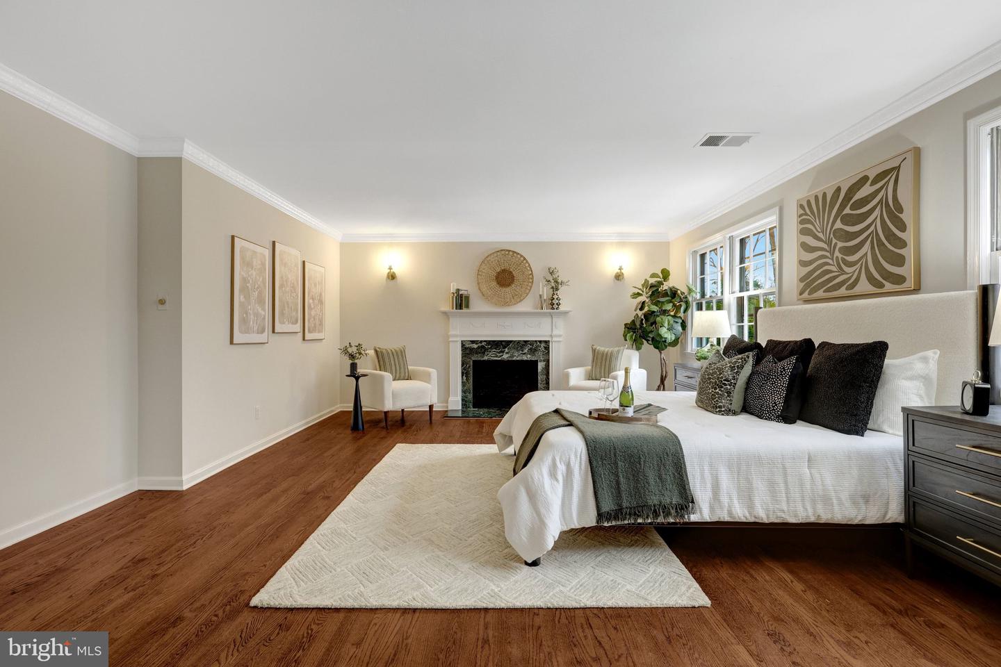 8801 LYNNHURST DR, FAIRFAX, Virginia 22031, 5 Bedrooms Bedrooms, 16 Rooms Rooms,3 BathroomsBathrooms,Residential,For sale,8801 LYNNHURST DR,VAFX2279422 MLS # VAFX2279422