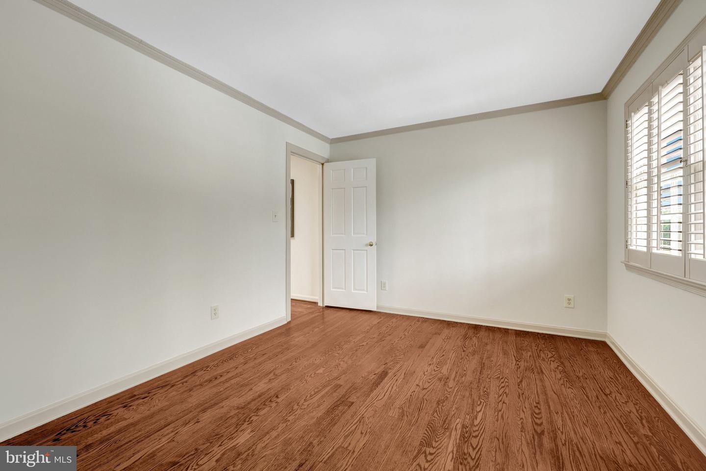 8801 LYNNHURST DR, FAIRFAX, Virginia 22031, 5 Bedrooms Bedrooms, 16 Rooms Rooms,3 BathroomsBathrooms,Residential,For sale,8801 LYNNHURST DR,VAFX2279422 MLS # VAFX2279422