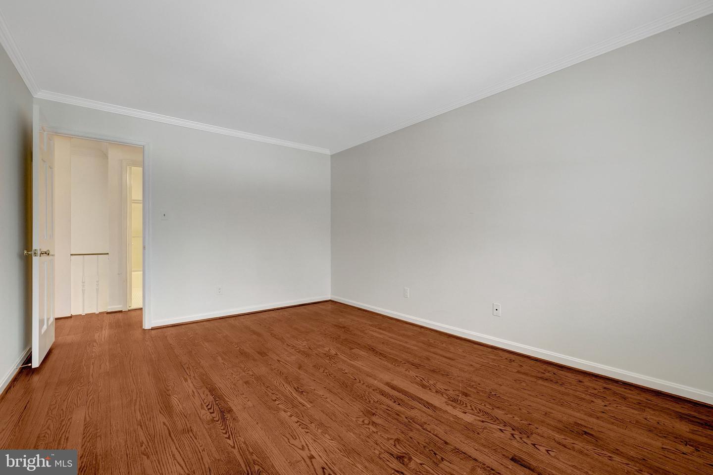 8801 LYNNHURST DR, FAIRFAX, Virginia 22031, 5 Bedrooms Bedrooms, 16 Rooms Rooms,3 BathroomsBathrooms,Residential,For sale,8801 LYNNHURST DR,VAFX2279422 MLS # VAFX2279422