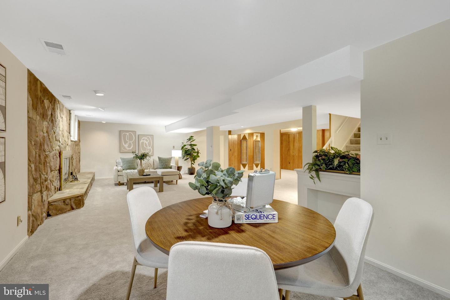 8801 LYNNHURST DR, FAIRFAX, Virginia 22031, 5 Bedrooms Bedrooms, 16 Rooms Rooms,3 BathroomsBathrooms,Residential,For sale,8801 LYNNHURST DR,VAFX2279422 MLS # VAFX2279422