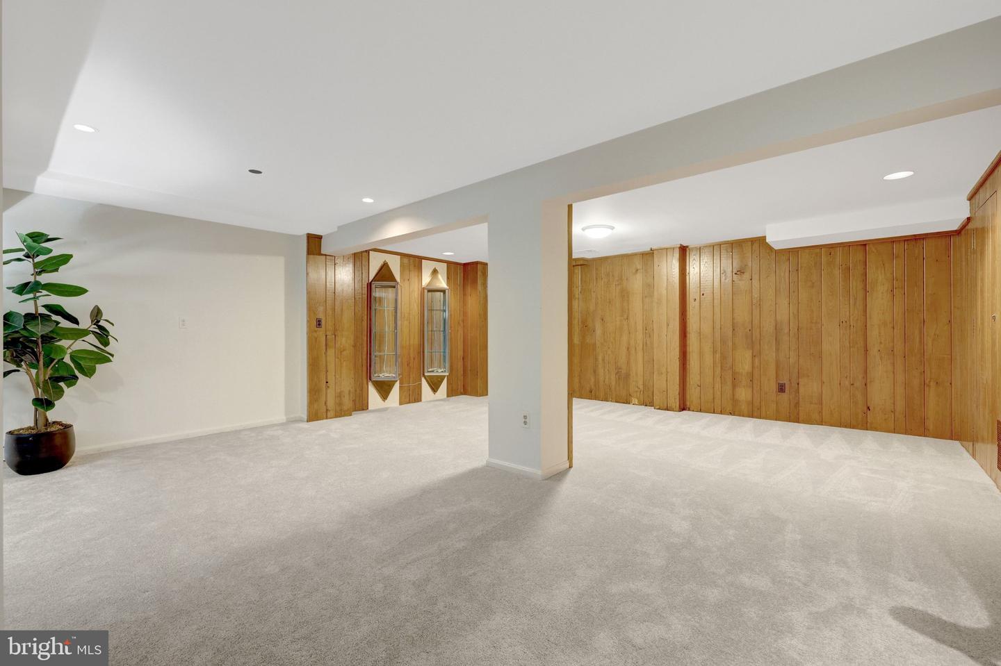 8801 LYNNHURST DR, FAIRFAX, Virginia 22031, 5 Bedrooms Bedrooms, 16 Rooms Rooms,3 BathroomsBathrooms,Residential,For sale,8801 LYNNHURST DR,VAFX2279422 MLS # VAFX2279422