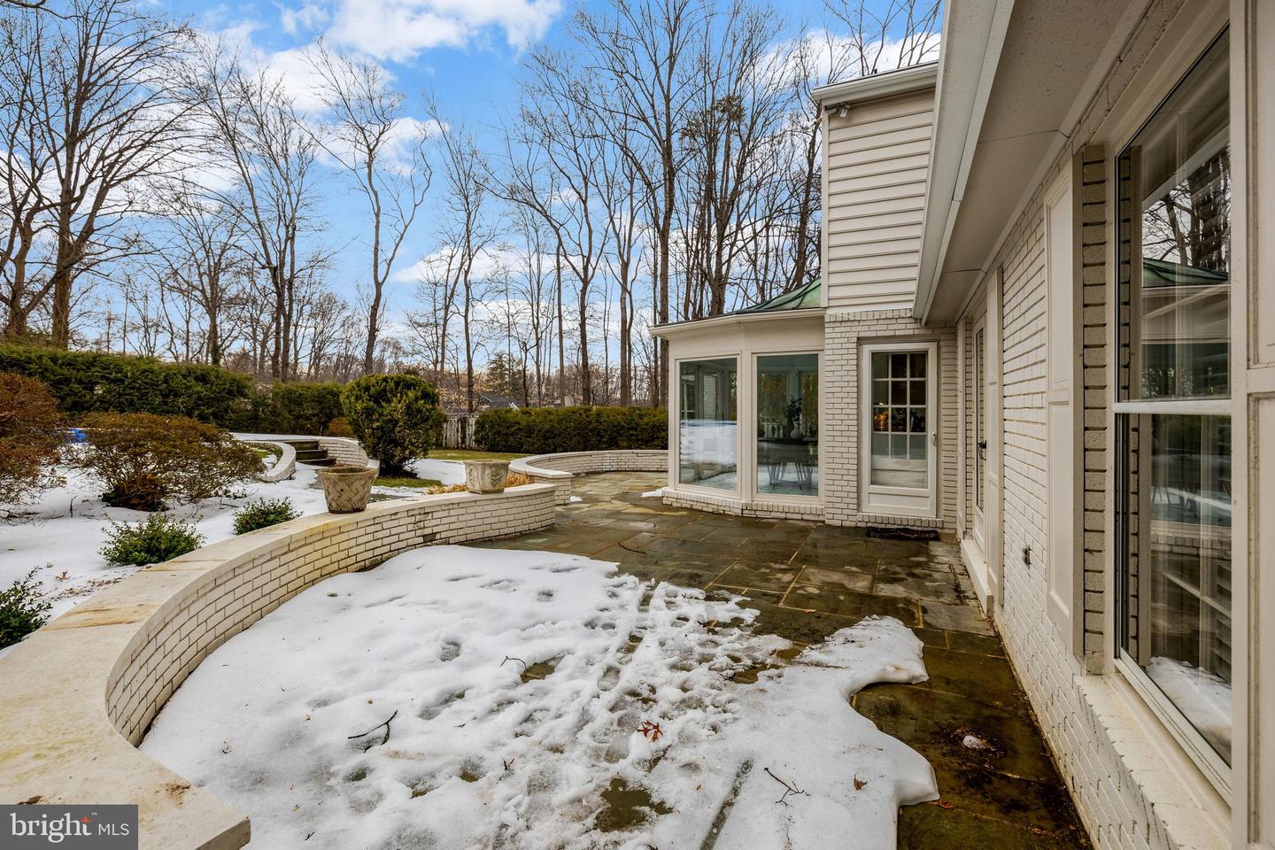 8801 LYNNHURST DR, FAIRFAX, Virginia 22031, 5 Bedrooms Bedrooms, 16 Rooms Rooms,3 BathroomsBathrooms,Residential,For sale,8801 LYNNHURST DR,VAFX2279422 MLS # VAFX2279422