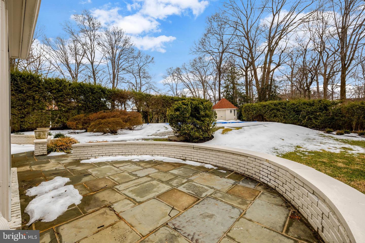 8801 LYNNHURST DR, FAIRFAX, Virginia 22031, 5 Bedrooms Bedrooms, 16 Rooms Rooms,3 BathroomsBathrooms,Residential,For sale,8801 LYNNHURST DR,VAFX2279422 MLS # VAFX2279422