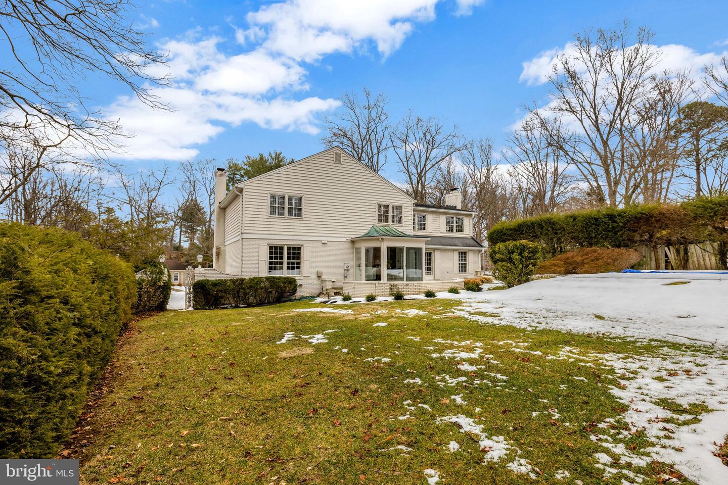 8801 LYNNHURST DR, FAIRFAX, Virginia 22031, 5 Bedrooms Bedrooms, 16 Rooms Rooms,3 BathroomsBathrooms,Residential,For sale,8801 LYNNHURST DR,VAFX2279422 MLS # VAFX2279422