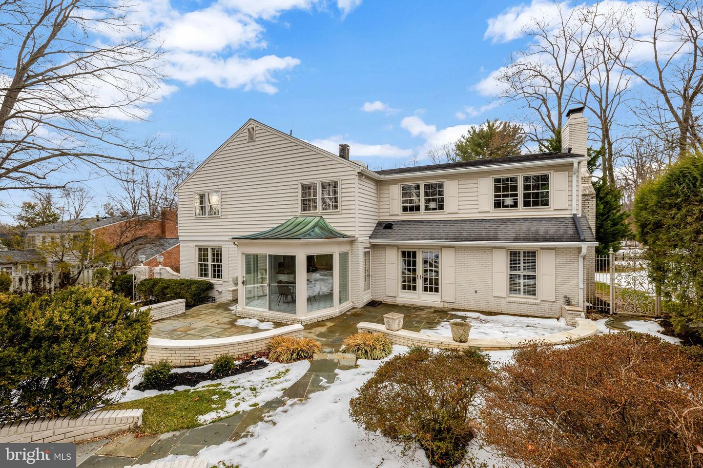 8801 LYNNHURST DR, FAIRFAX, Virginia 22031, 5 Bedrooms Bedrooms, 16 Rooms Rooms,3 BathroomsBathrooms,Residential,For sale,8801 LYNNHURST DR,VAFX2279422 MLS # VAFX2279422