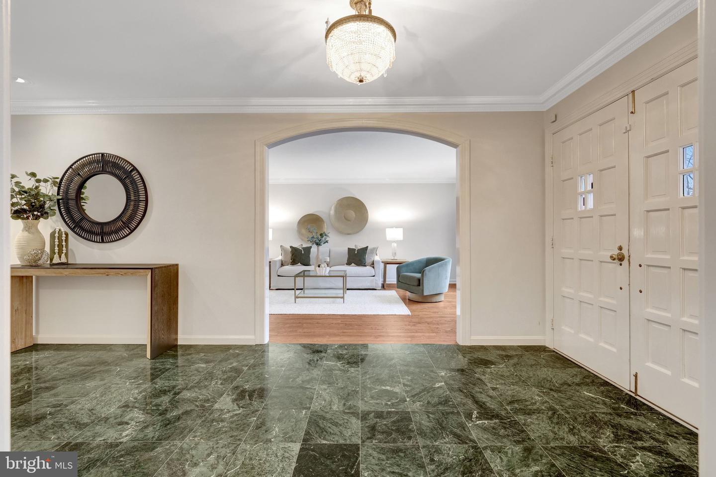 8801 LYNNHURST DR, FAIRFAX, Virginia 22031, 5 Bedrooms Bedrooms, 16 Rooms Rooms,3 BathroomsBathrooms,Residential,For sale,8801 LYNNHURST DR,VAFX2279422 MLS # VAFX2279422