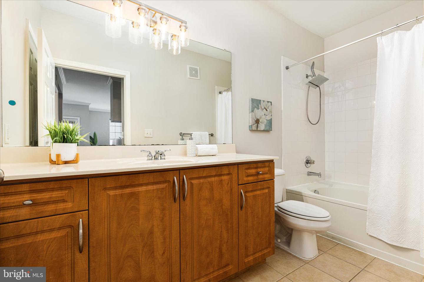 12933 CENTRE PARK CIR #406, HERNDON, Virginia 20171, 1 Bedroom Bedrooms, ,1 BathroomBathrooms,Residential,For sale,12933 CENTRE PARK CIR #406,VAFX2282732 MLS # VAFX2282732