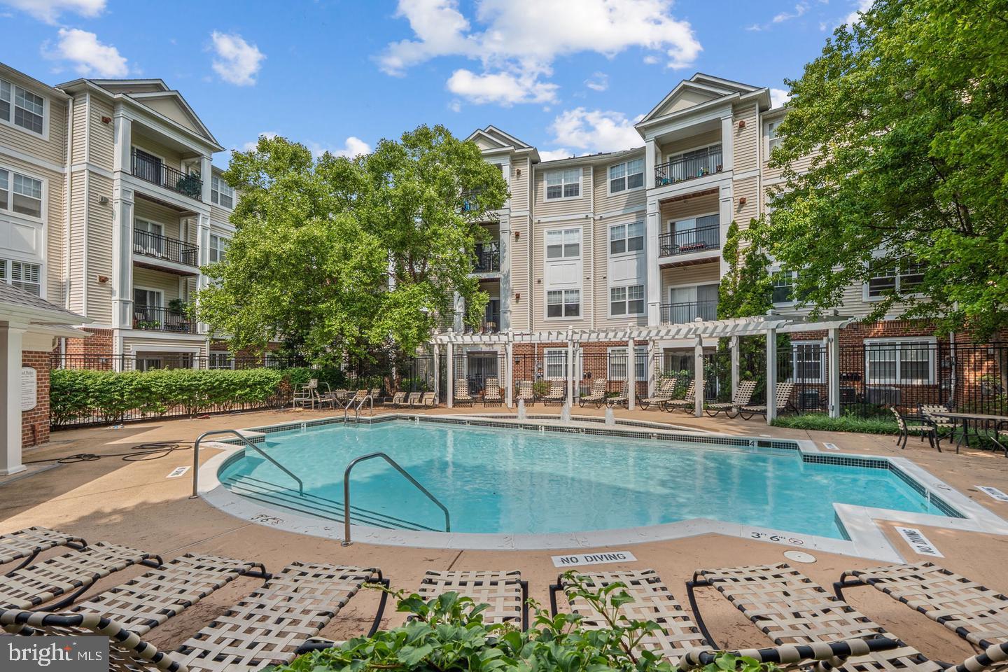 12933 CENTRE PARK CIR #406, HERNDON, Virginia 20171, 1 Bedroom Bedrooms, ,1 BathroomBathrooms,Residential,For sale,12933 CENTRE PARK CIR #406,VAFX2282732 MLS # VAFX2282732