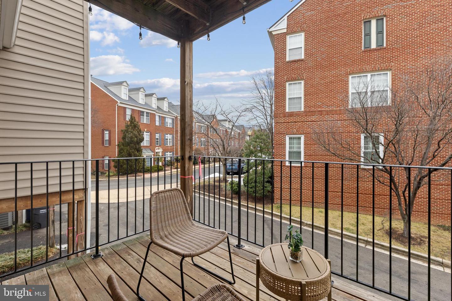 1613 POTOMAC GREENS DR #A, ALEXANDRIA, Virginia 22314, 2 Bedrooms Bedrooms, ,2 BathroomsBathrooms,Residential,For sale,1613 POTOMAC GREENS DR #A,VAAX2052606 MLS # VAAX2052606