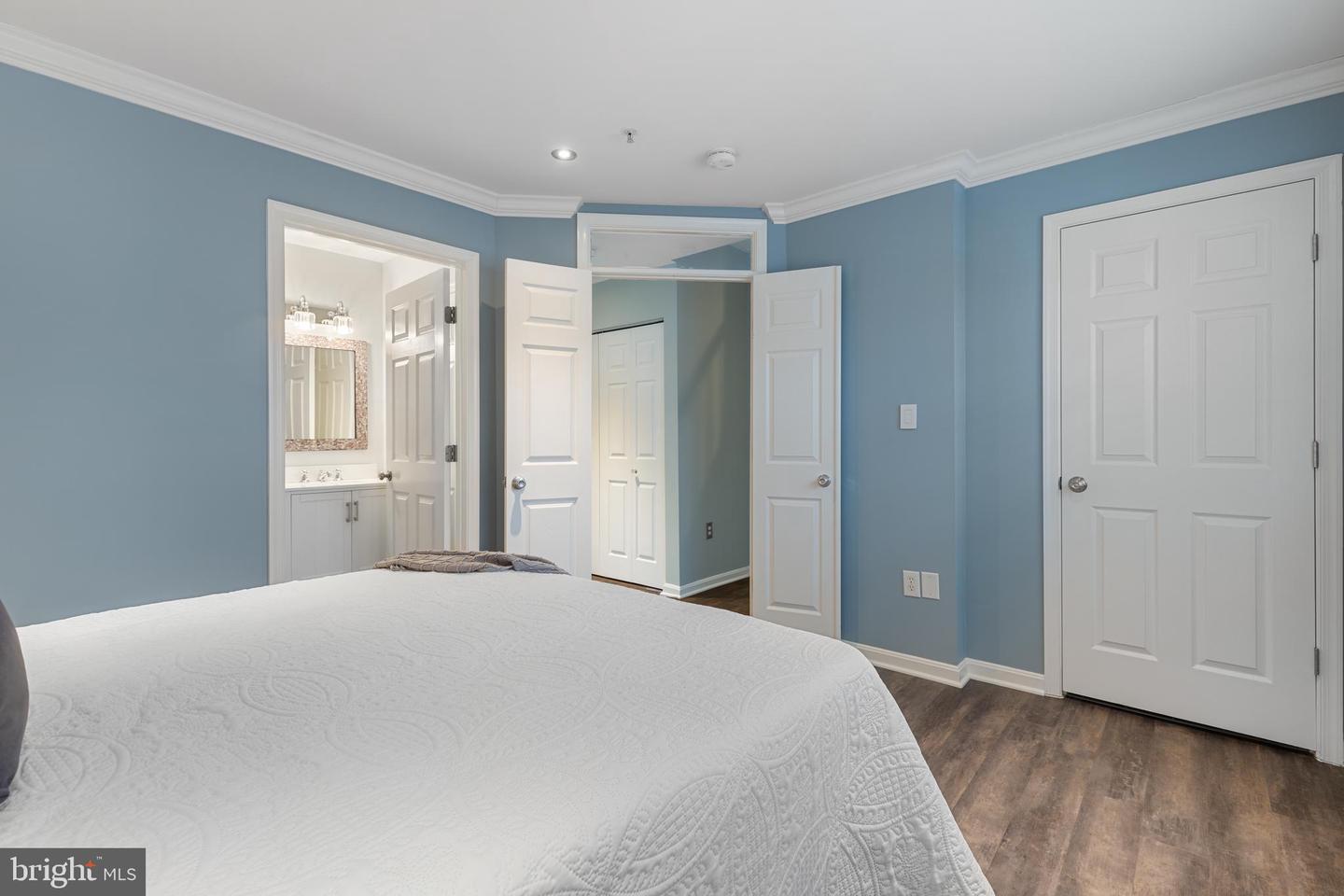 1613 POTOMAC GREENS DR #A, ALEXANDRIA, Virginia 22314, 2 Bedrooms Bedrooms, ,2 BathroomsBathrooms,Residential,For sale,1613 POTOMAC GREENS DR #A,VAAX2052606 MLS # VAAX2052606