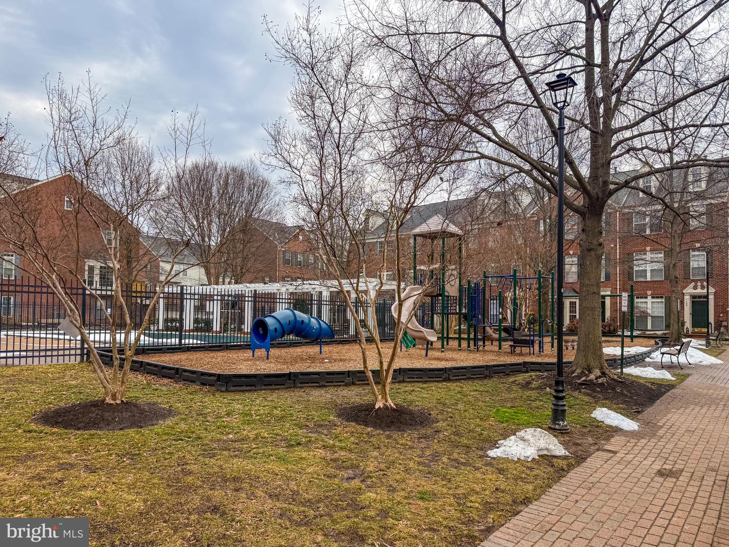 1613 POTOMAC GREENS DR #A, ALEXANDRIA, Virginia 22314, 2 Bedrooms Bedrooms, ,2 BathroomsBathrooms,Residential,For sale,1613 POTOMAC GREENS DR #A,VAAX2052606 MLS # VAAX2052606