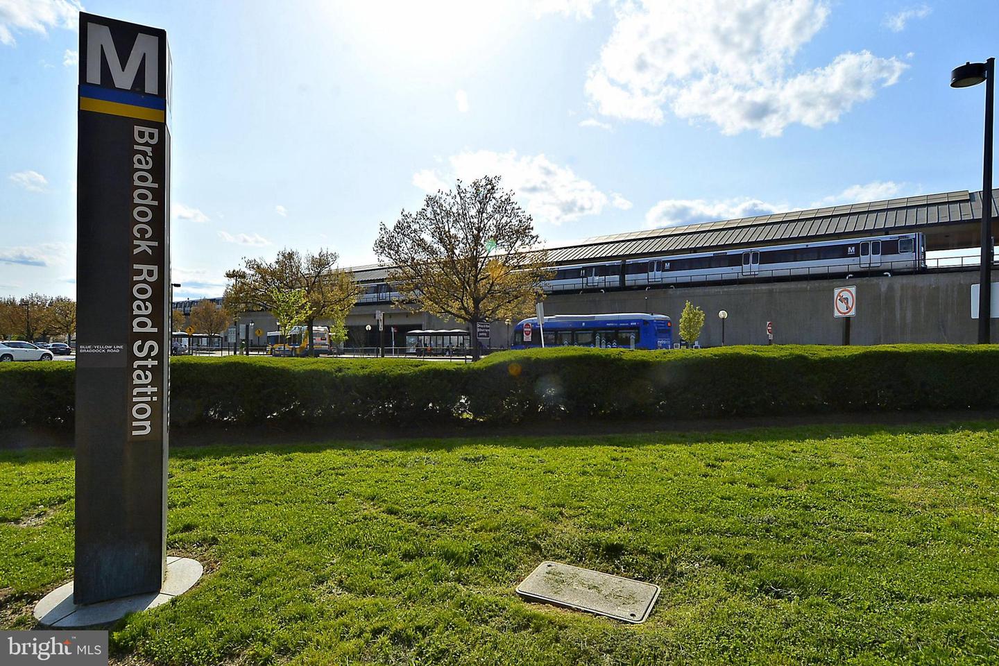 1613 POTOMAC GREENS DR #A, ALEXANDRIA, Virginia 22314, 2 Bedrooms Bedrooms, ,2 BathroomsBathrooms,Residential,For sale,1613 POTOMAC GREENS DR #A,VAAX2052606 MLS # VAAX2052606