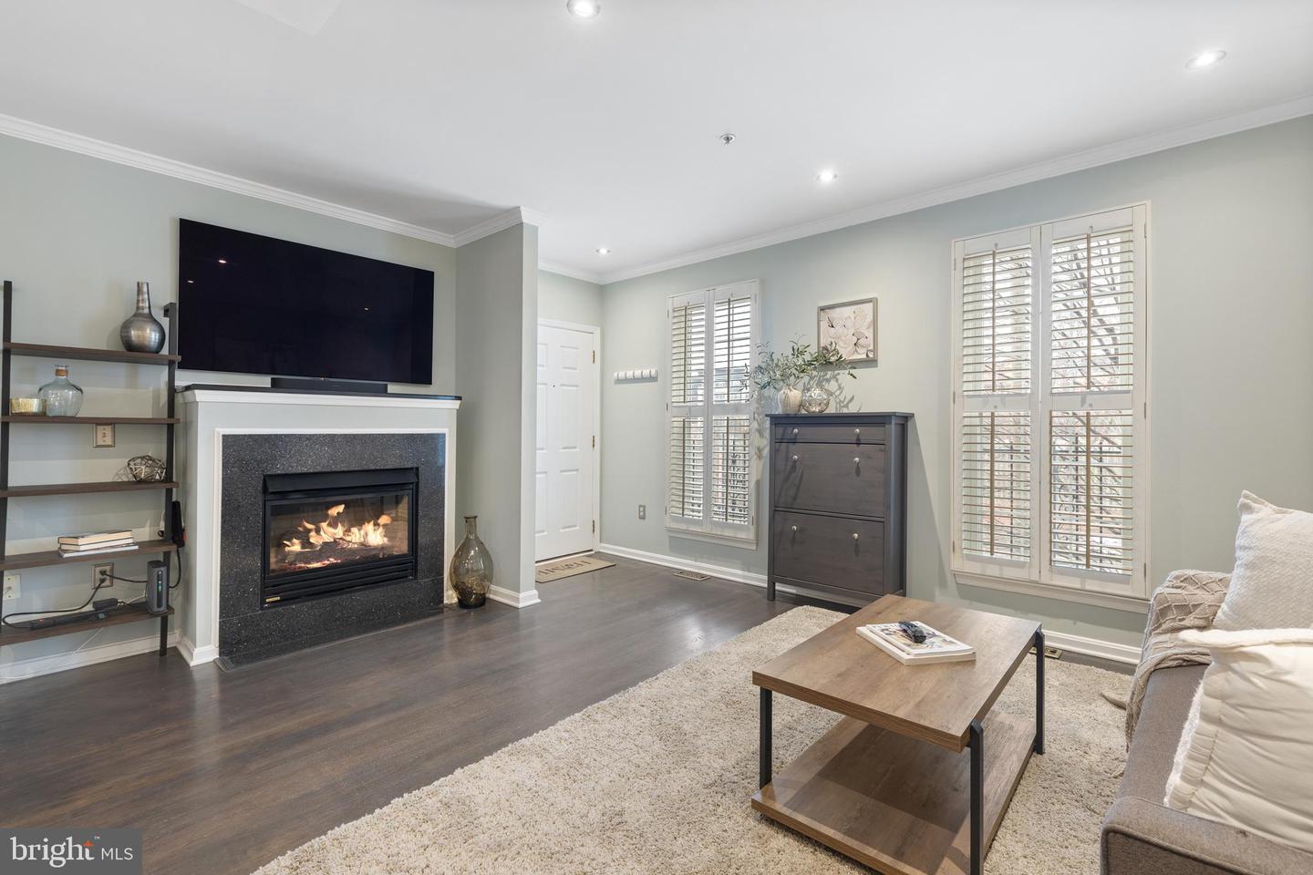 1613 POTOMAC GREENS DR #A, ALEXANDRIA, Virginia 22314, 2 Bedrooms Bedrooms, ,2 BathroomsBathrooms,Residential,For sale,1613 POTOMAC GREENS DR #A,VAAX2052606 MLS # VAAX2052606