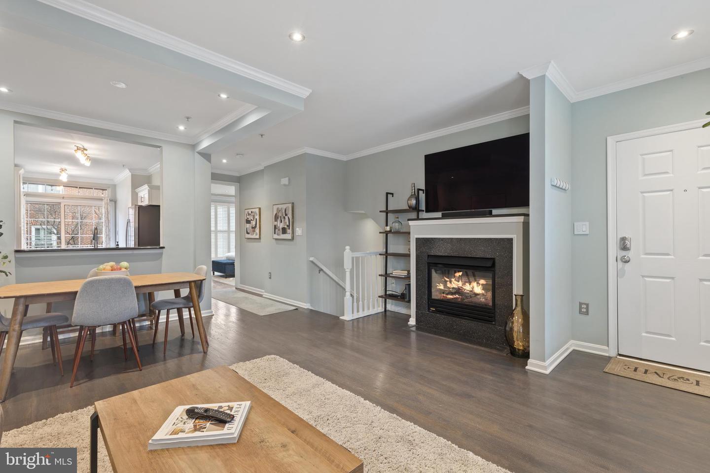 1613 POTOMAC GREENS DR #A, ALEXANDRIA, Virginia 22314, 2 Bedrooms Bedrooms, ,2 BathroomsBathrooms,Residential,For sale,1613 POTOMAC GREENS DR #A,VAAX2052606 MLS # VAAX2052606