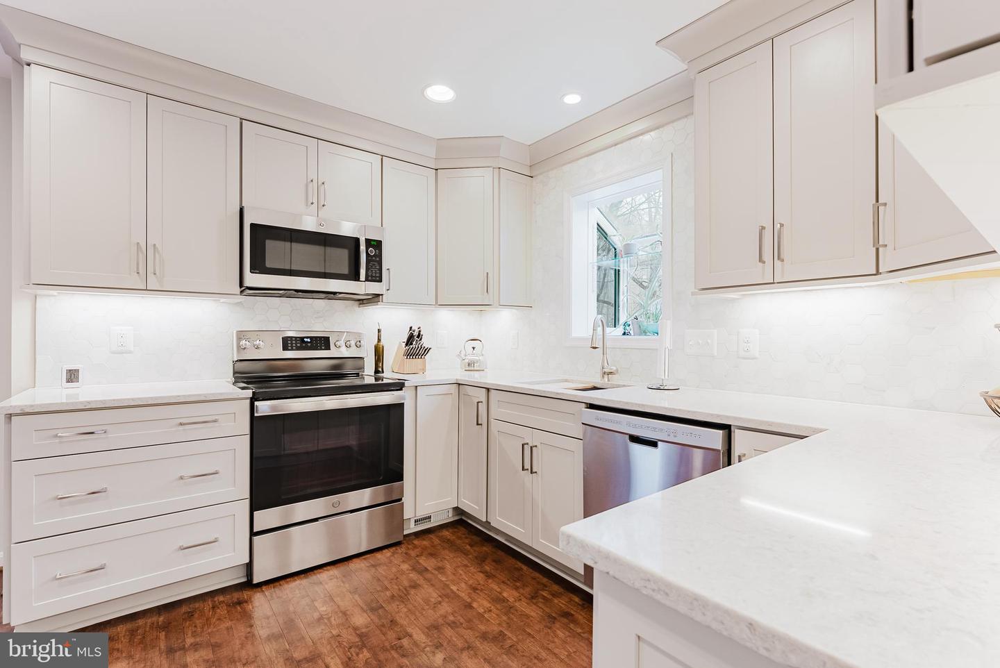 11410 OCTAGON CT, FAIRFAX, Virginia 22030, 5 Bedrooms Bedrooms, ,2 BathroomsBathrooms,Residential,For sale,11410 OCTAGON CT,VAFX2283210 MLS # VAFX2283210