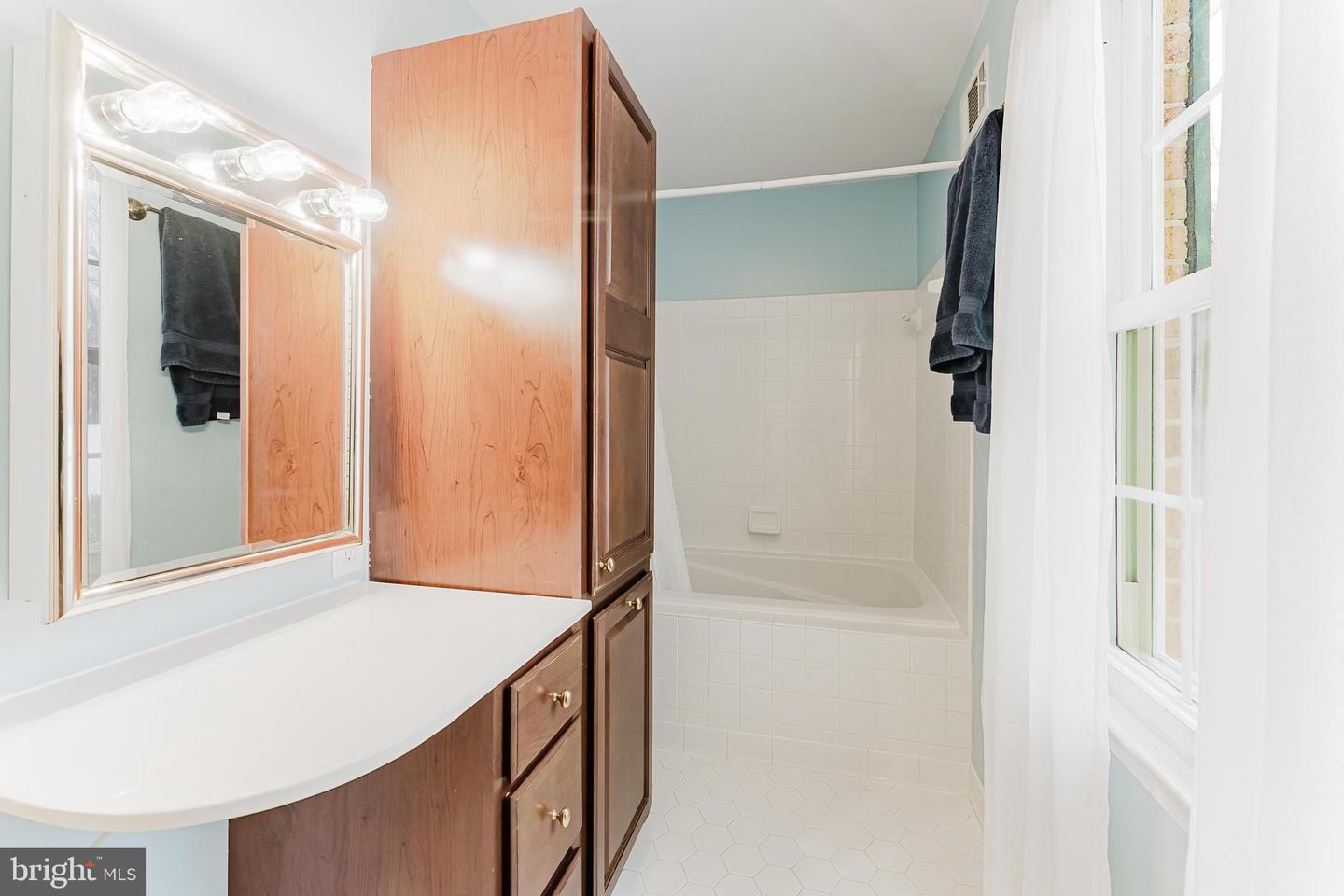 11410 OCTAGON CT, FAIRFAX, Virginia 22030, 5 Bedrooms Bedrooms, ,2 BathroomsBathrooms,Residential,For sale,11410 OCTAGON CT,VAFX2283210 MLS # VAFX2283210