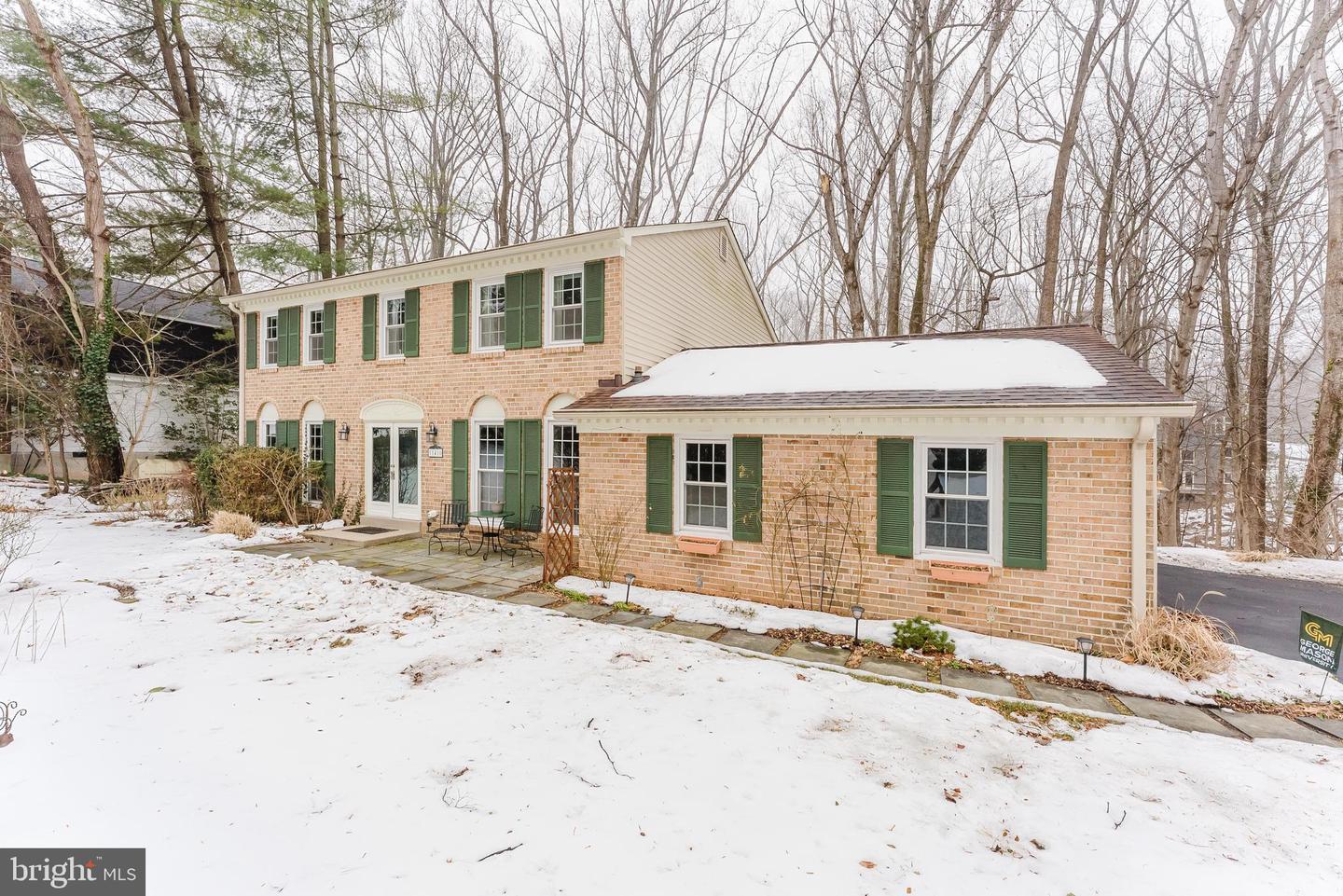 11410 OCTAGON CT, FAIRFAX, Virginia 22030, 5 Bedrooms Bedrooms, ,2 BathroomsBathrooms,Residential,For sale,11410 OCTAGON CT,VAFX2283210 MLS # VAFX2283210