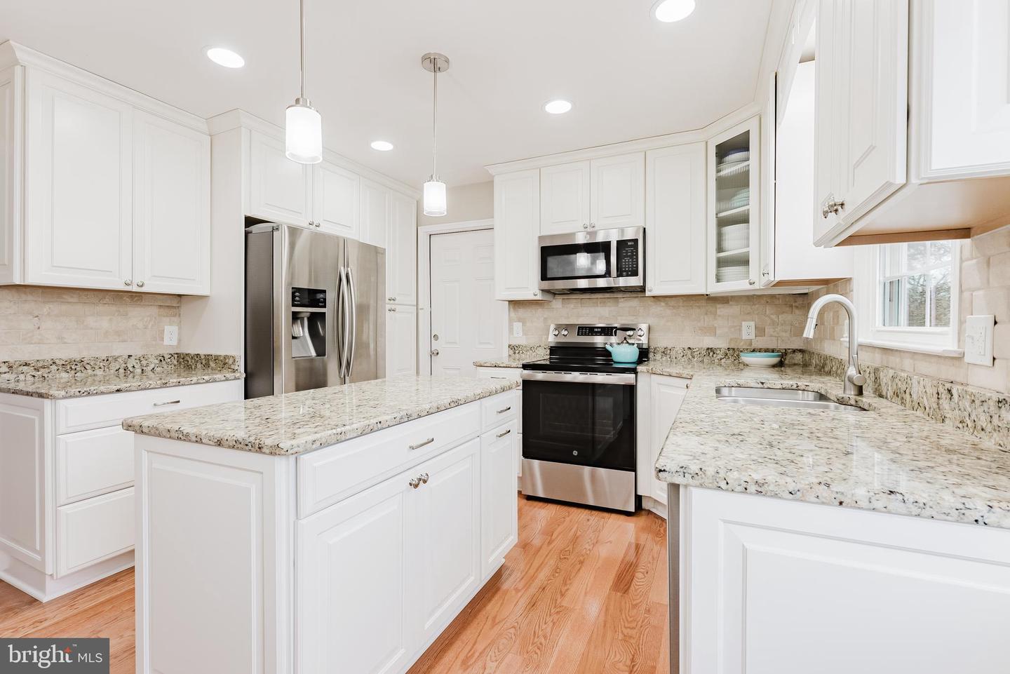 7200 DUCK CT, SPRINGFIELD, Virginia 22152, 4 Bedrooms Bedrooms, ,2 BathroomsBathrooms,Residential,For sale,7200 DUCK CT,VAFX2283348 MLS # VAFX2283348