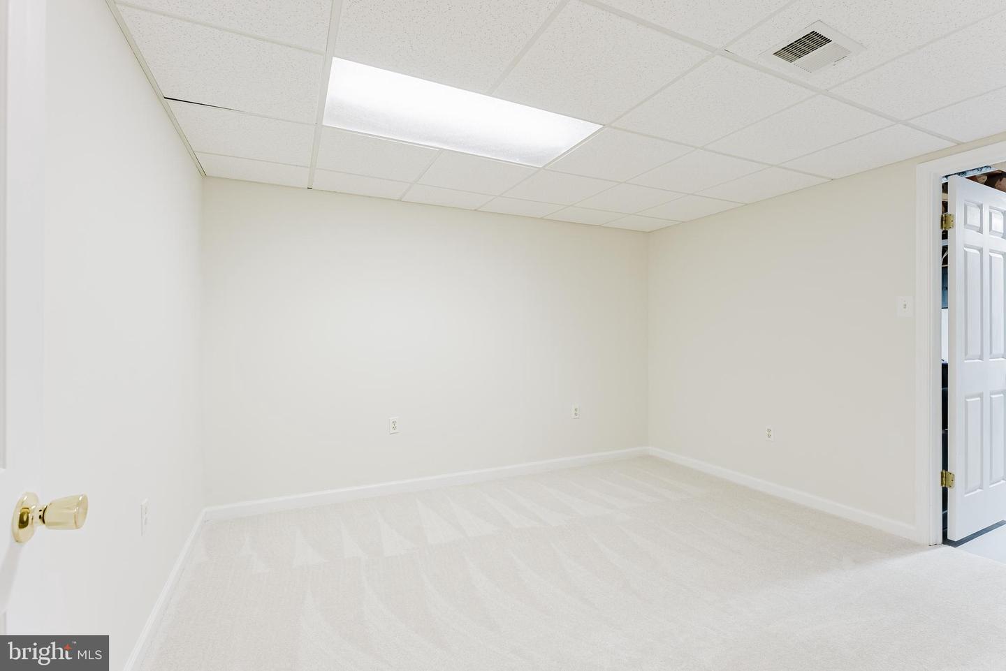 7200 DUCK CT, SPRINGFIELD, Virginia 22152, 4 Bedrooms Bedrooms, ,2 BathroomsBathrooms,Residential,For sale,7200 DUCK CT,VAFX2283348 MLS # VAFX2283348