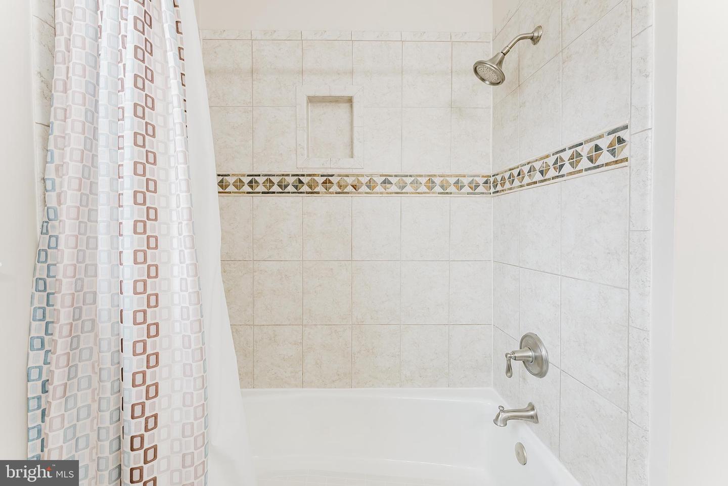 7200 DUCK CT, SPRINGFIELD, Virginia 22152, 4 Bedrooms Bedrooms, ,2 BathroomsBathrooms,Residential,For sale,7200 DUCK CT,VAFX2283348 MLS # VAFX2283348