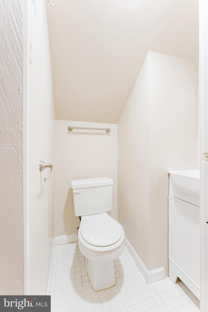 8538 WOODLAWN CT, ALEXANDRIA, Virginia 22309, 3 Bedrooms Bedrooms, ,1 BathroomBathrooms,Residential,For sale,8538 WOODLAWN CT,VAFX2283368 MLS # VAFX2283368