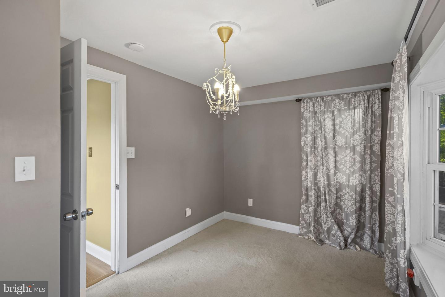 6816 ARLINGTON BLVD, FALLS CHURCH, Virginia 22042, 3 Bedrooms Bedrooms, 5 Rooms Rooms,2 BathroomsBathrooms,Residential,For sale,6816 ARLINGTON BLVD,VAFX2283920 MLS # VAFX2283920