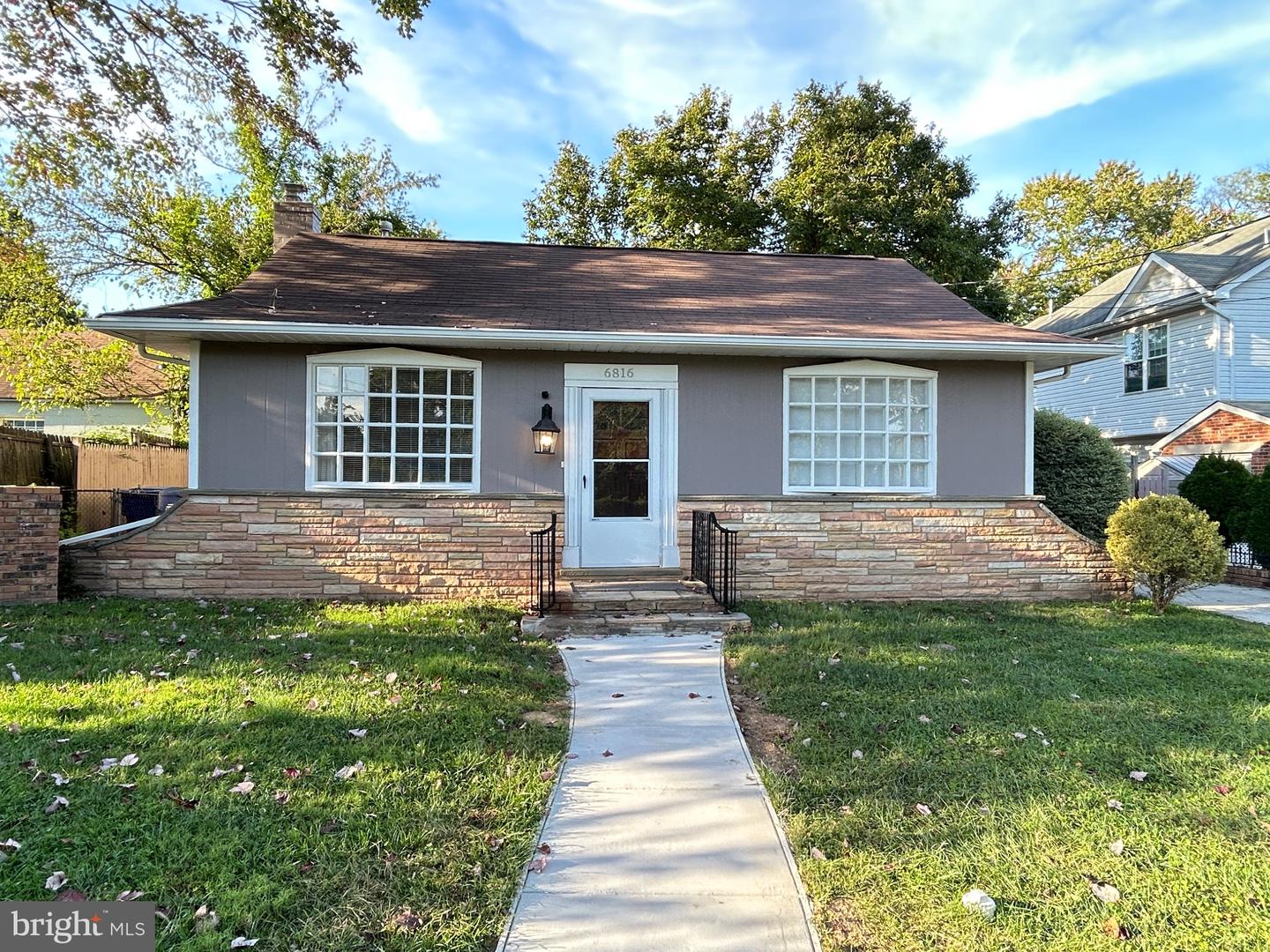 6816 ARLINGTON BLVD, FALLS CHURCH, Virginia 22042, 3 Bedrooms Bedrooms, 5 Rooms Rooms,2 BathroomsBathrooms,Residential,For sale,6816 ARLINGTON BLVD,VAFX2283920 MLS # VAFX2283920