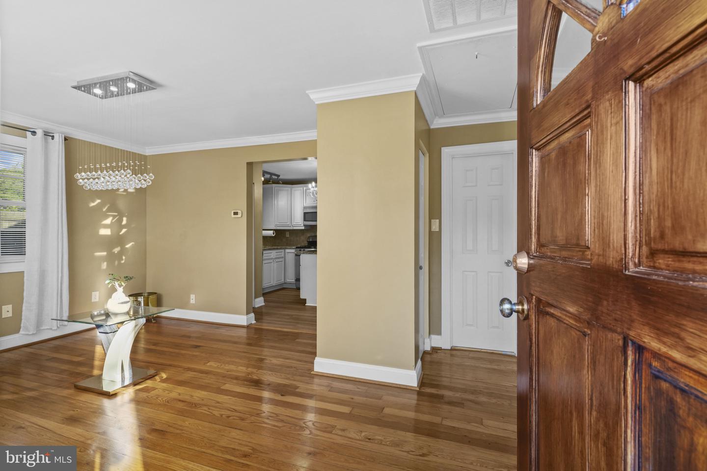 6816 ARLINGTON BLVD, FALLS CHURCH, Virginia 22042, 3 Bedrooms Bedrooms, 5 Rooms Rooms,2 BathroomsBathrooms,Residential,For sale,6816 ARLINGTON BLVD,VAFX2283920 MLS # VAFX2283920