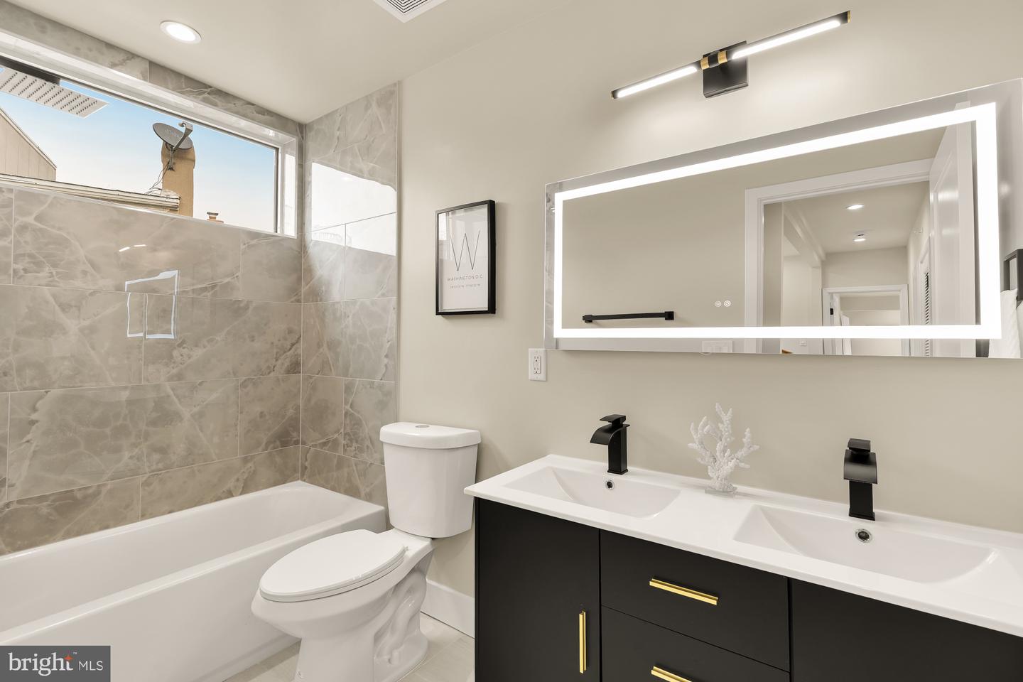 3646 13TH ST NW #3, WASHINGTON, District Of Columbia 20010, 4 Bedrooms Bedrooms, ,2 BathroomsBathrooms,Residential,For sale,3646 13TH ST NW #3,DCDC2240338 MLS # DCDC2240338