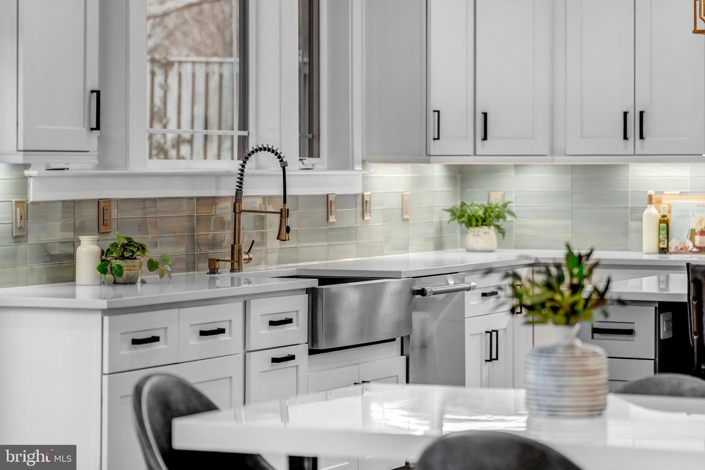 7022 HECTOR RD, MCLEAN, Virginia 22101, 7 Bedrooms Bedrooms, ,7 BathroomsBathrooms,Residential,For sale,7022 HECTOR RD,VAFX2284792 MLS # VAFX2284792