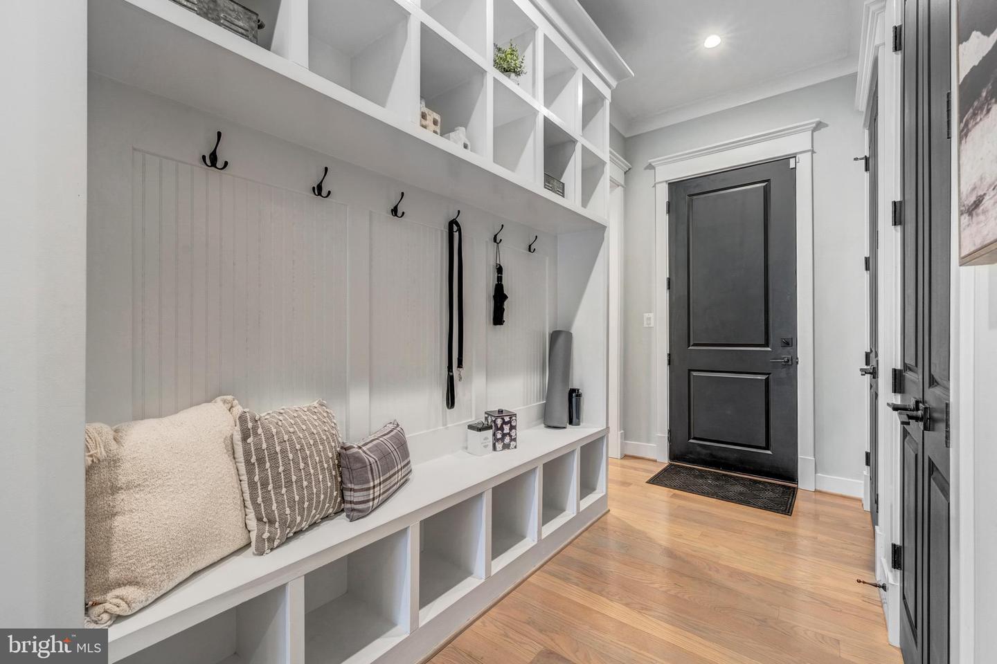 7022 HECTOR RD, MCLEAN, Virginia 22101, 7 Bedrooms Bedrooms, ,7 BathroomsBathrooms,Residential,For sale,7022 HECTOR RD,VAFX2284792 MLS # VAFX2284792