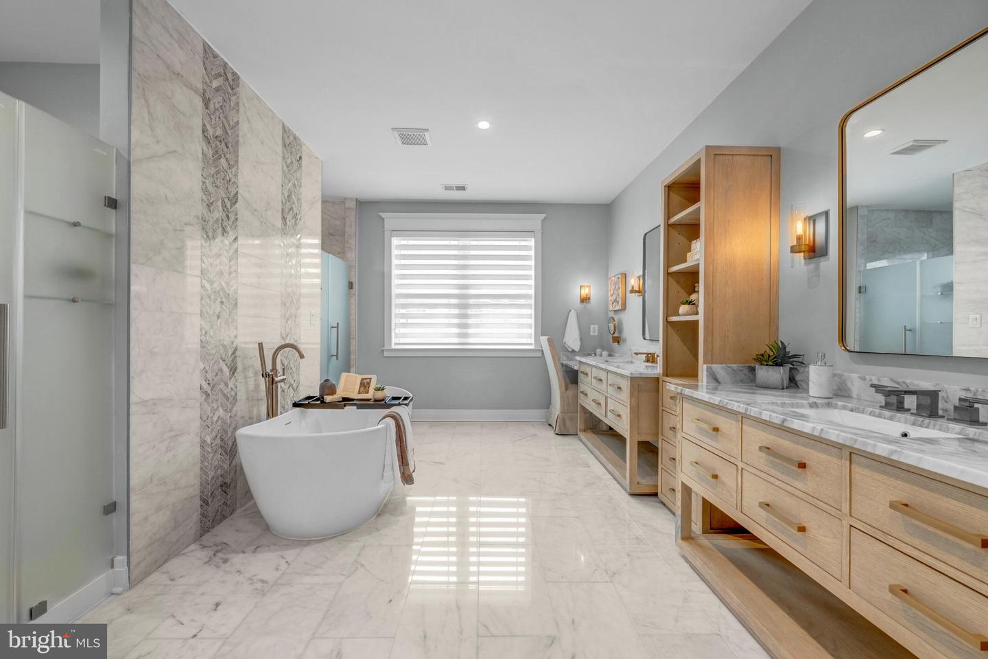 7022 HECTOR RD, MCLEAN, Virginia 22101, 7 Bedrooms Bedrooms, ,7 BathroomsBathrooms,Residential,For sale,7022 HECTOR RD,VAFX2284792 MLS # VAFX2284792