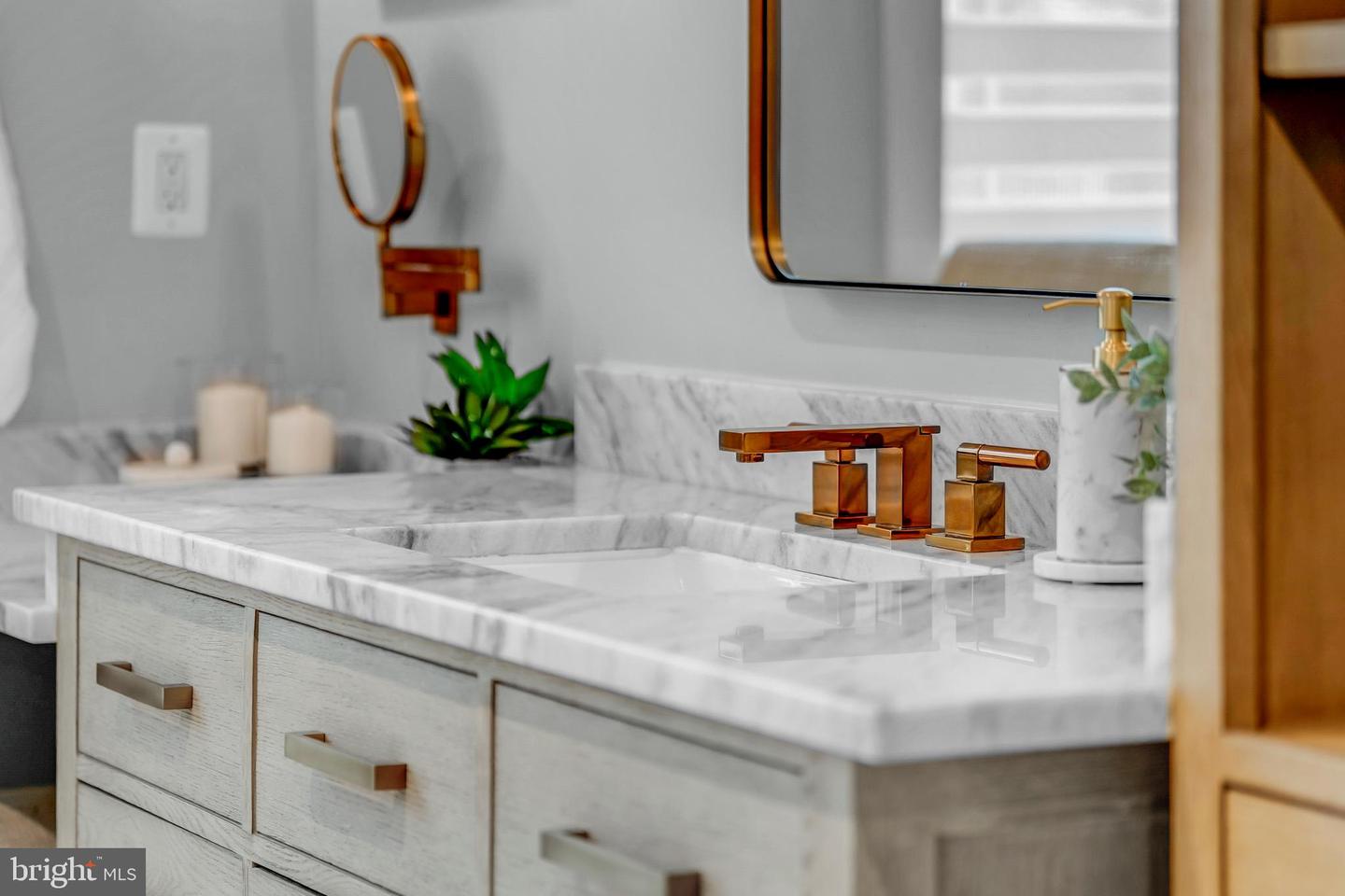 7022 HECTOR RD, MCLEAN, Virginia 22101, 7 Bedrooms Bedrooms, ,7 BathroomsBathrooms,Residential,For sale,7022 HECTOR RD,VAFX2284792 MLS # VAFX2284792