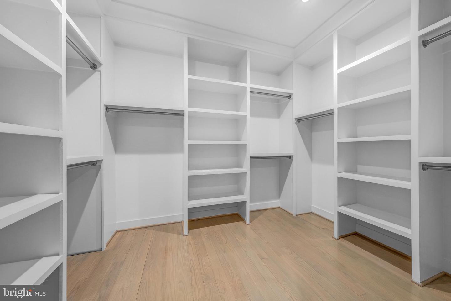 7022 HECTOR RD, MCLEAN, Virginia 22101, 7 Bedrooms Bedrooms, ,7 BathroomsBathrooms,Residential,For sale,7022 HECTOR RD,VAFX2284792 MLS # VAFX2284792