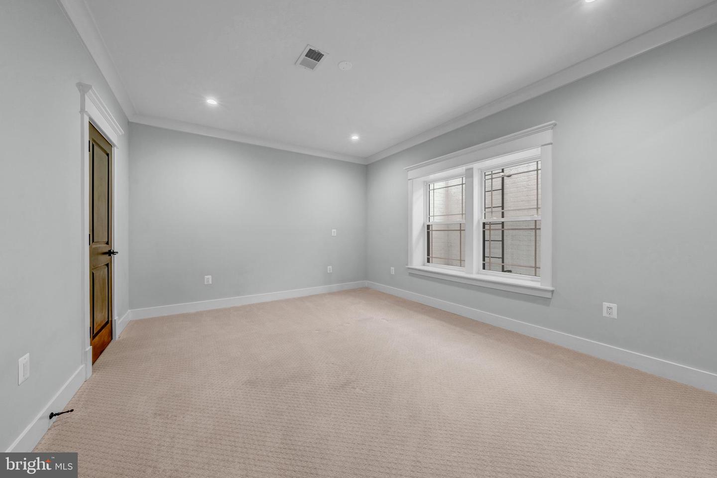 7022 HECTOR RD, MCLEAN, Virginia 22101, 7 Bedrooms Bedrooms, ,7 BathroomsBathrooms,Residential,For sale,7022 HECTOR RD,VAFX2284792 MLS # VAFX2284792