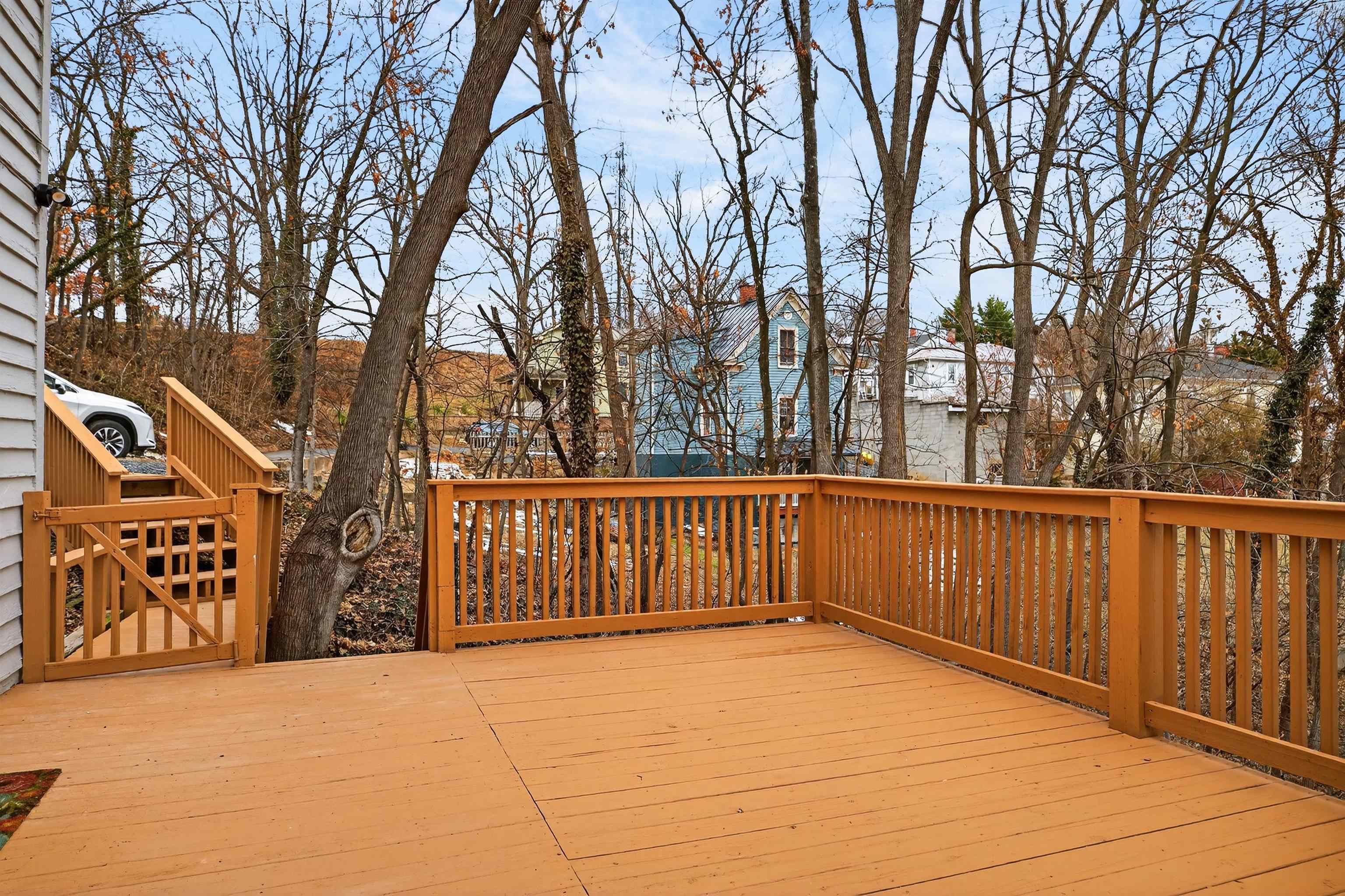 229 N JEFFERSON ST, STAUNTON, Virginia 24401, 2 Bedrooms Bedrooms, ,1 BathroomBathrooms,Residential,229 N JEFFERSON ST,673387 MLS # 673387