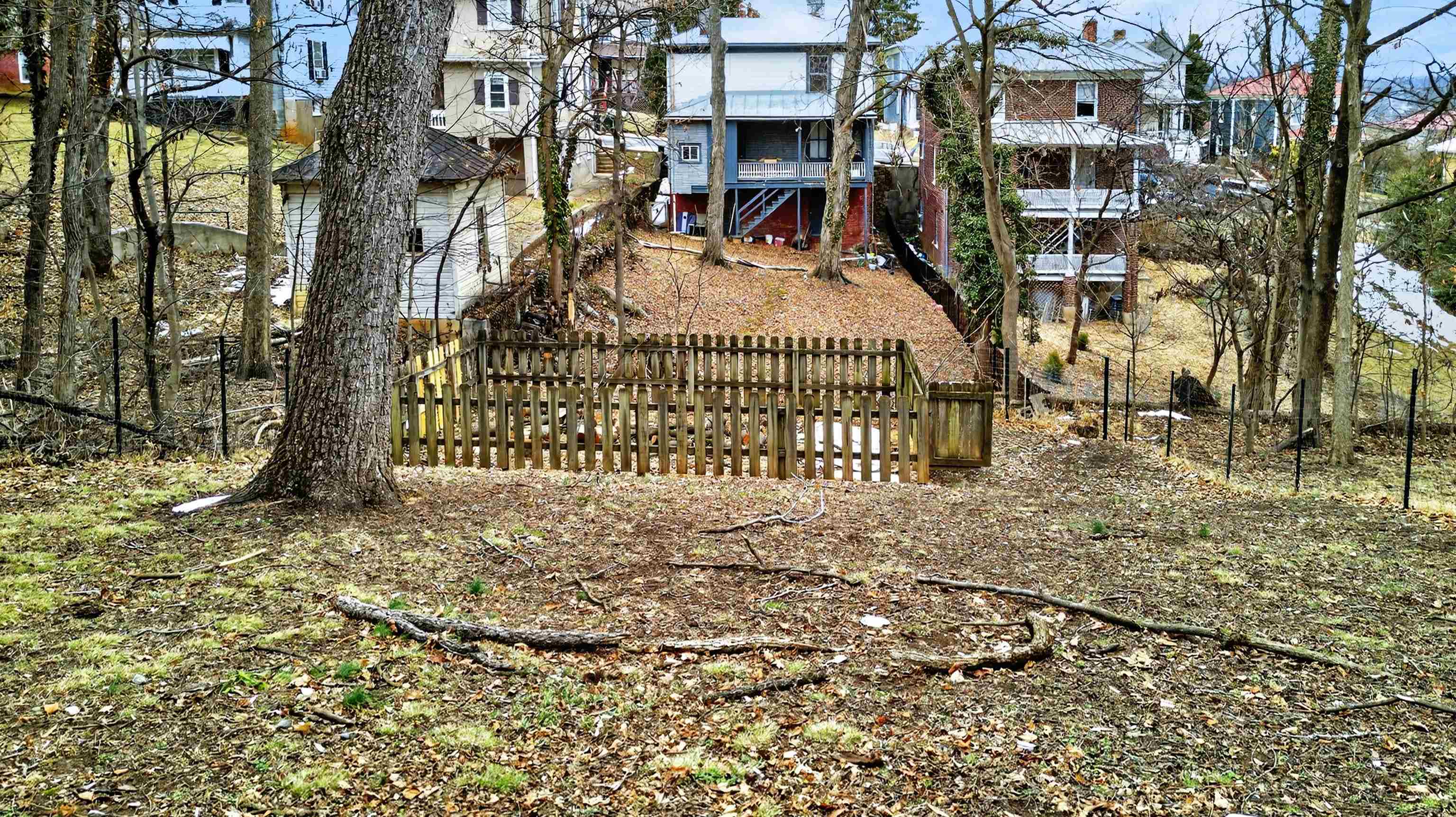 229 N JEFFERSON ST, STAUNTON, Virginia 24401, 2 Bedrooms Bedrooms, ,1 BathroomBathrooms,Residential,229 N JEFFERSON ST,673387 MLS # 673387