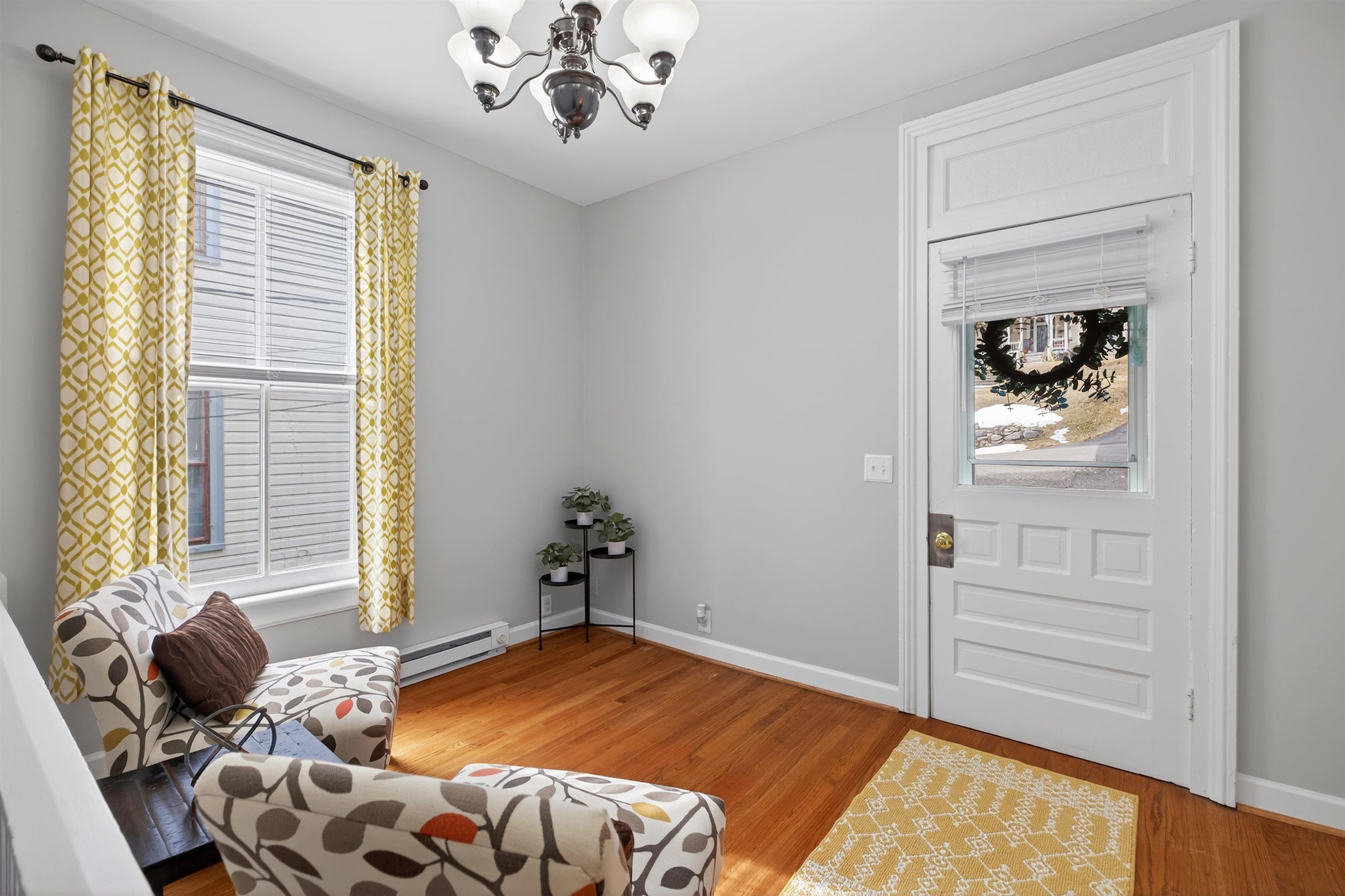 229 N JEFFERSON ST, STAUNTON, Virginia 24401, 2 Bedrooms Bedrooms, ,1 BathroomBathrooms,Residential,229 N JEFFERSON ST,673387 MLS # 673387