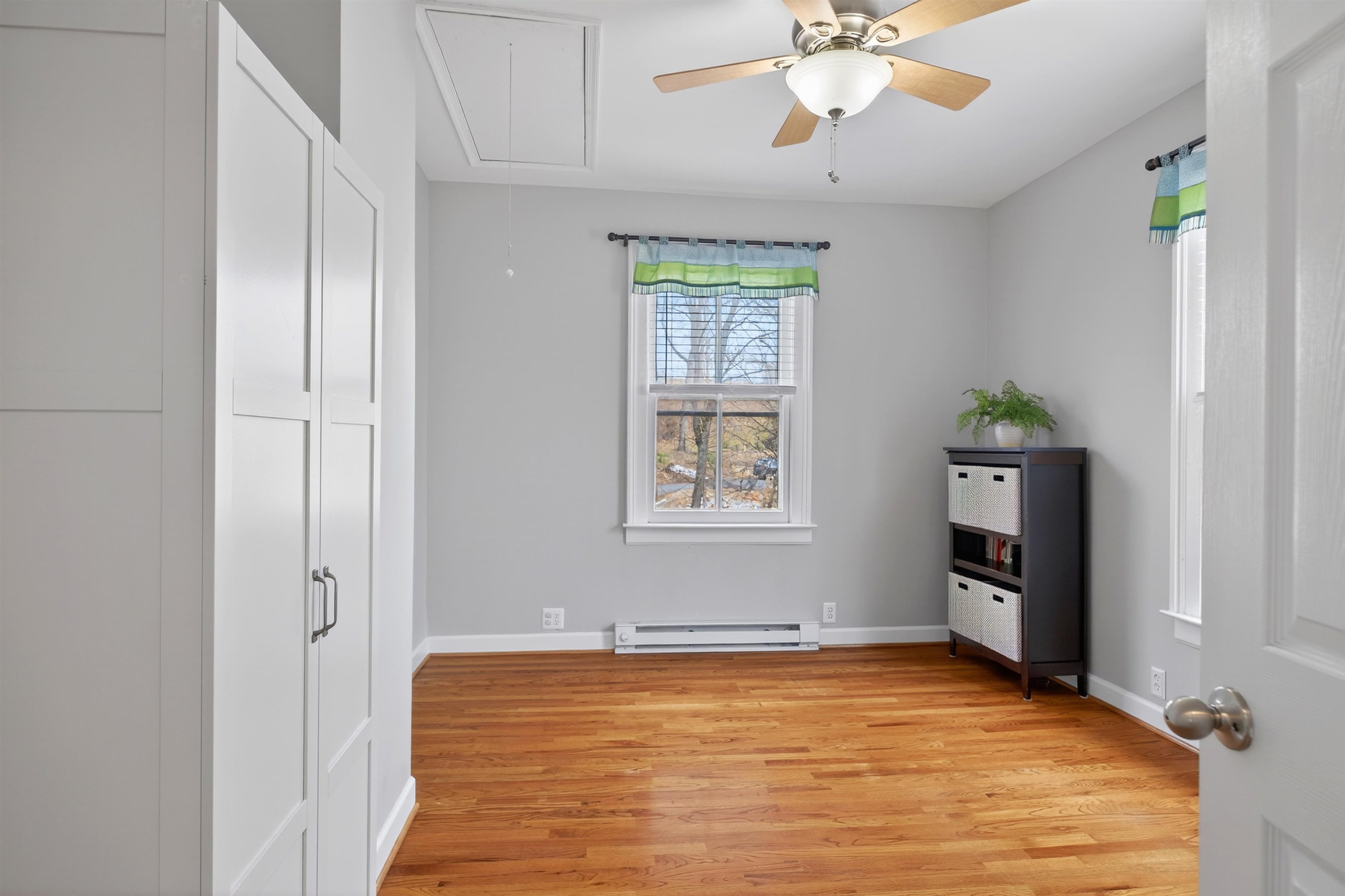 229 N JEFFERSON ST, STAUNTON, Virginia 24401, 2 Bedrooms Bedrooms, ,1 BathroomBathrooms,Residential,229 N JEFFERSON ST,673387 MLS # 673387