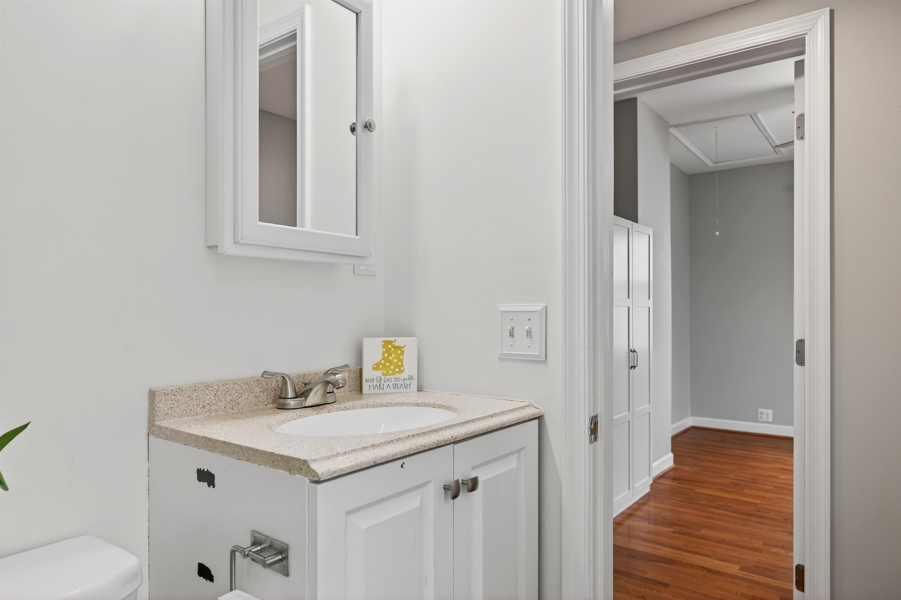 229 N JEFFERSON ST, STAUNTON, Virginia 24401, 2 Bedrooms Bedrooms, ,1 BathroomBathrooms,Residential,229 N JEFFERSON ST,673387 MLS # 673387