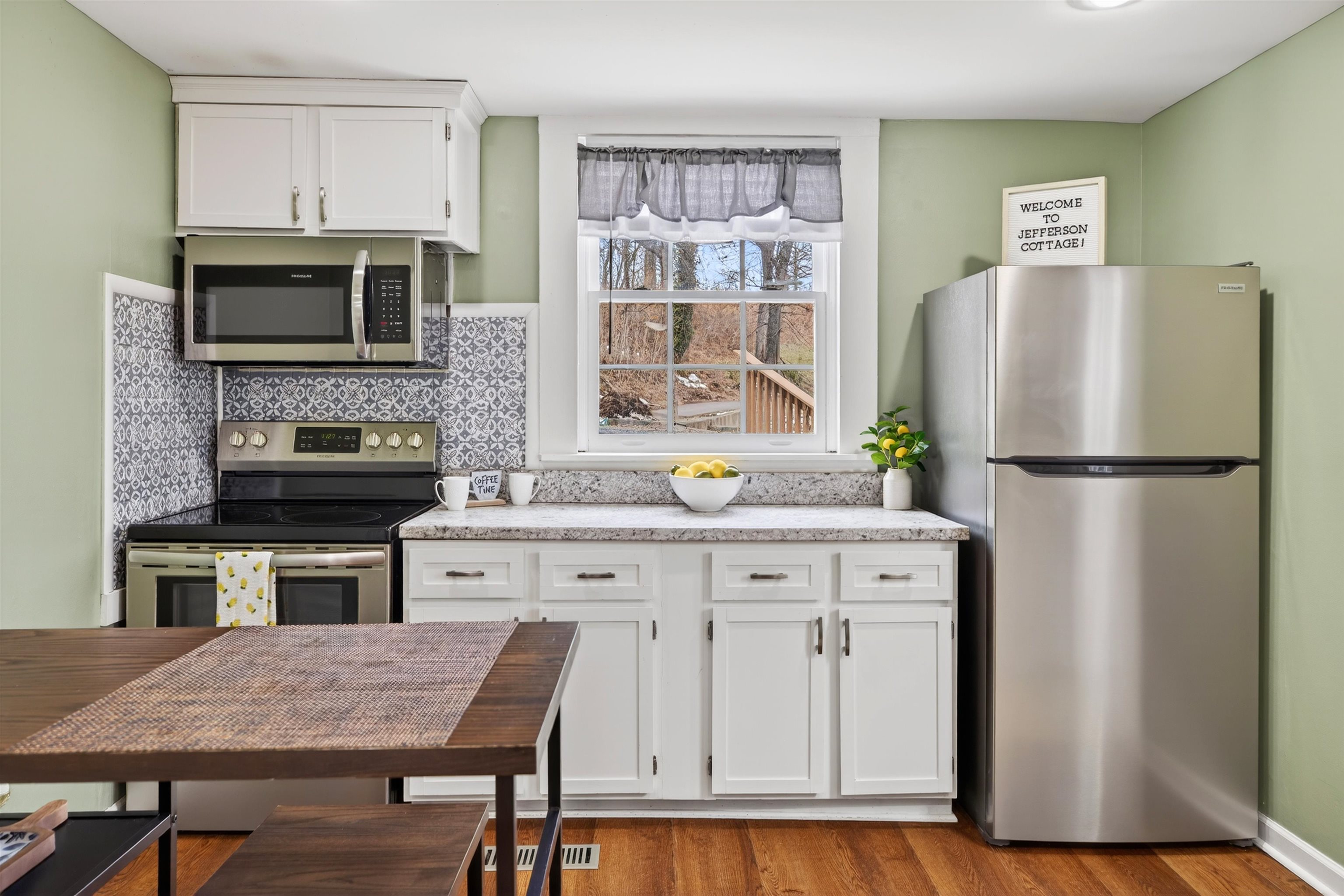 229 N JEFFERSON ST, STAUNTON, Virginia 24401, 2 Bedrooms Bedrooms, ,1 BathroomBathrooms,Residential,229 N JEFFERSON ST,673387 MLS # 673387