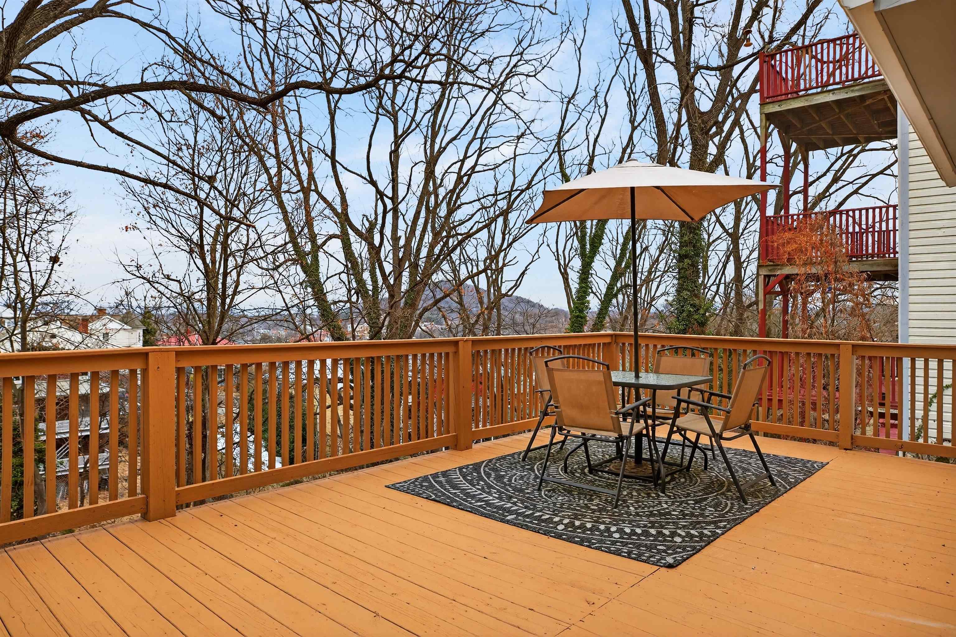 229 N JEFFERSON ST, STAUNTON, Virginia 24401, 2 Bedrooms Bedrooms, ,1 BathroomBathrooms,Residential,229 N JEFFERSON ST,673387 MLS # 673387