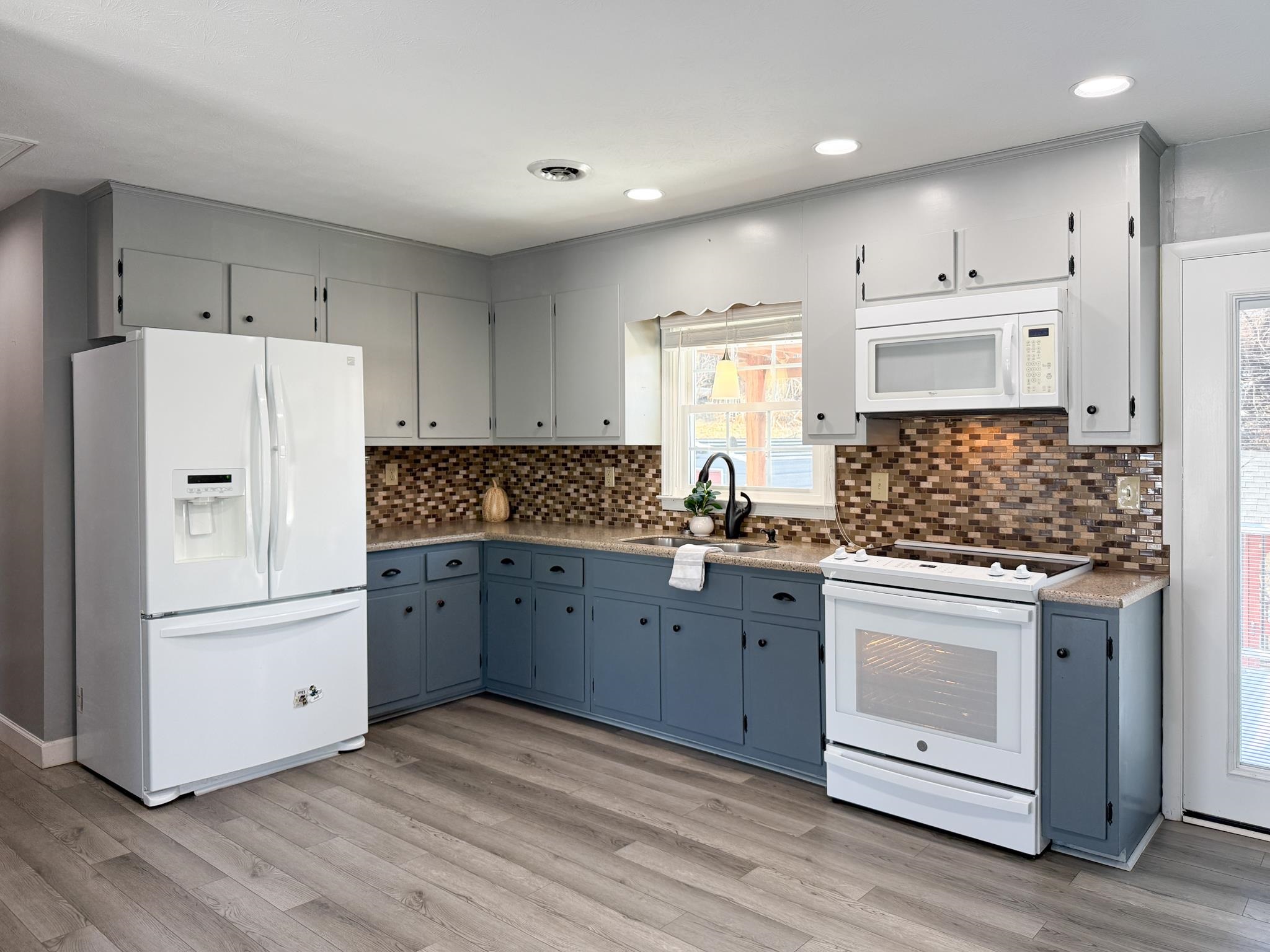 610 A ST, STAUNTON, Virginia 24401, 2 Bedrooms Bedrooms, ,3 BathroomsBathrooms,Residential,610 A ST,673396 MLS # 673396