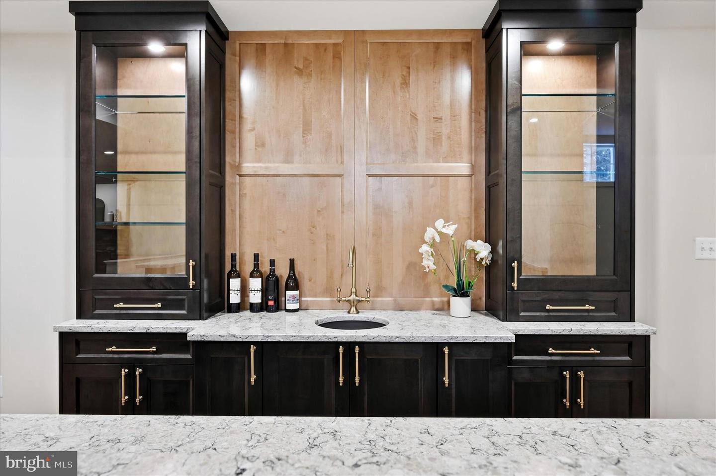 22597 REDHILL MANOR CT, LEESBURG, Virginia 20175, 5 Bedrooms Bedrooms, ,6 BathroomsBathrooms,Residential,For sale,22597 REDHILL MANOR CT,VALO2113704 MLS # VALO2113704