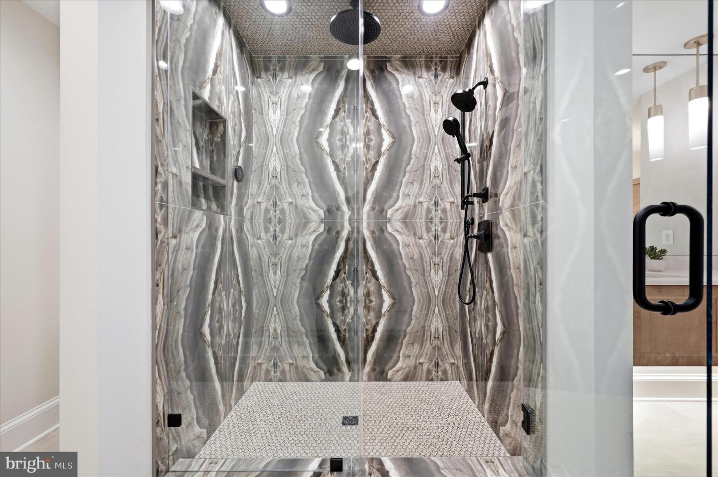 22597 REDHILL MANOR CT, LEESBURG, Virginia 20175, 5 Bedrooms Bedrooms, ,6 BathroomsBathrooms,Residential,For sale,22597 REDHILL MANOR CT,VALO2113704 MLS # VALO2113704