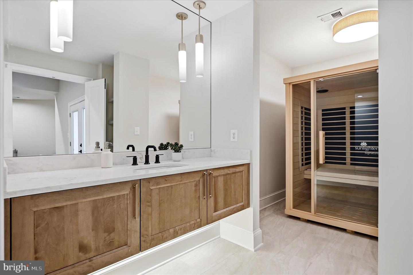 22597 REDHILL MANOR CT, LEESBURG, Virginia 20175, 5 Bedrooms Bedrooms, ,6 BathroomsBathrooms,Residential,For sale,22597 REDHILL MANOR CT,VALO2113704 MLS # VALO2113704